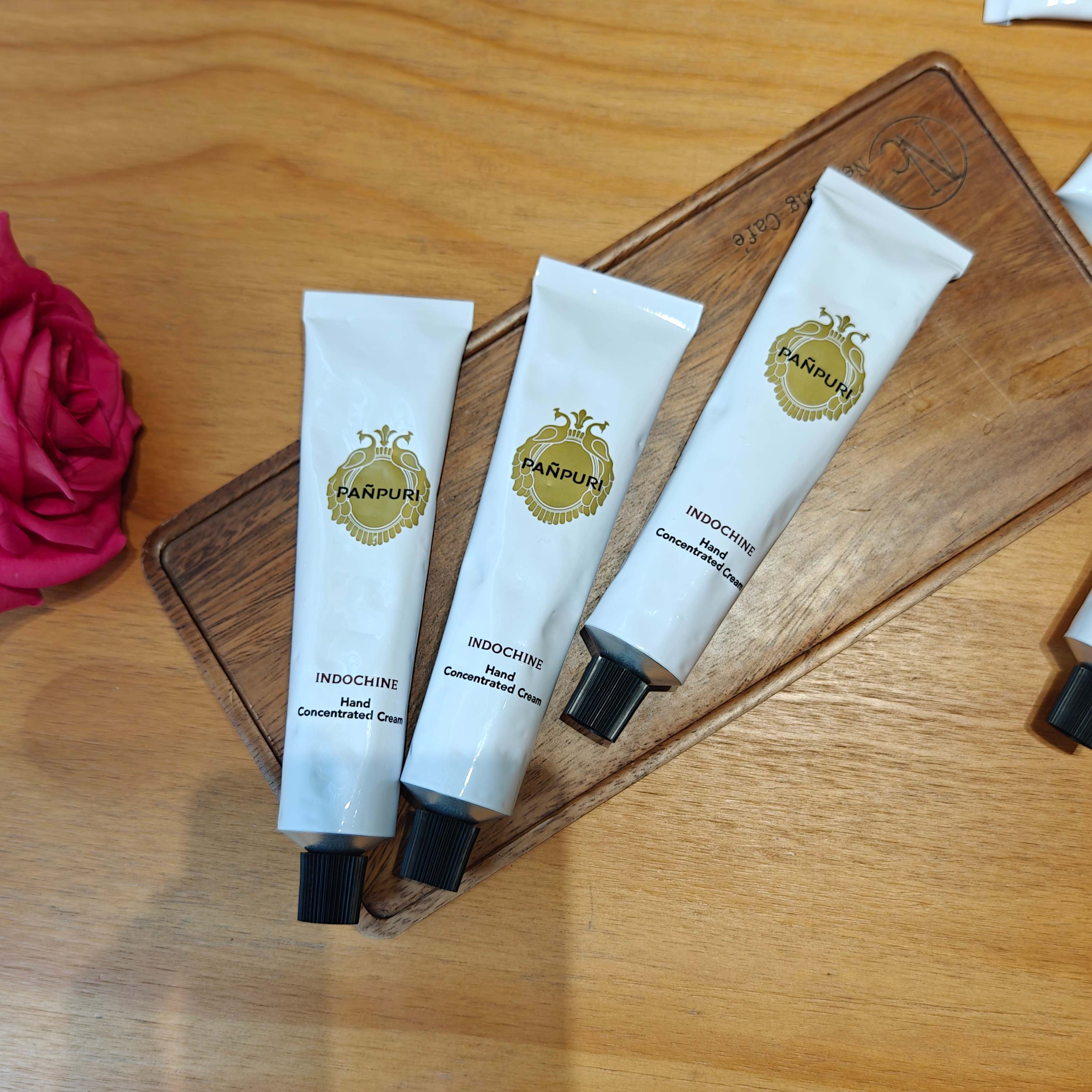 clear flow from the Thai fragrance industry allows you to have a good - Perfume 2