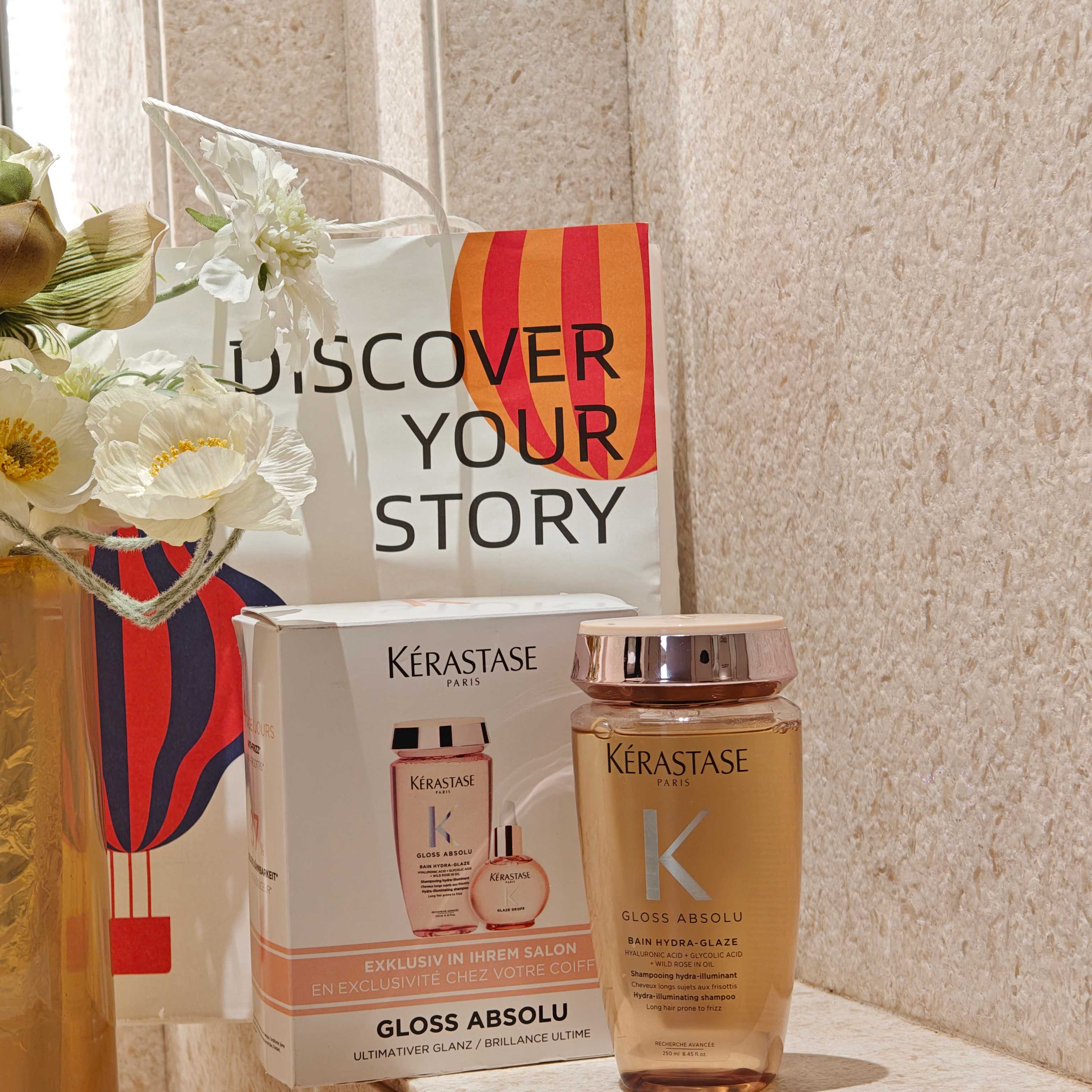 NO:811269,Kérastase Glazed Rose Shampoo, 000ml - Positioned as a glossy shampoo with a 'watery feel + anti-frizz', it is the first step in the entire series. - The texture and feel of use are clear gel texture, dense lather, easy to rinse, the hair will not be dry and tangled after washing, and it has a soft and shiny feeling. - The core ingredients are hyaluronic acid + rose extract + arginine, which can not only hydrate and moisturize, but also regulate the condition of the scalp, allowing the hair cuticles to be closed and more docile. -  Highlights of the effect: After washing the hair, it comes with a 'soft light filter', which is very friendly to frizzy, static, and dull hair after dyeing. Long-term use can make the hair look more shiny and less likely to break., toiletries19860909卡诗 釉光玫瑰洗发水,000ml  - 定位主打「水光感+抗毛躁」的亮泽洗发水,是整个系列的第一步. - 质地与使用感清透啫喱质地,起泡绵密,冲洗很轻松,洗完头发不会干涩打结,自带柔亮感. - 核心成分玻尿酸+玫瑰提取物+精氨酸,既能补水保湿,又能调节头皮状态,让毛鳞片闭合更服帖. - 效果亮点洗完头发自带“柔光滤镜”,针对毛躁、静电、染后暗淡发质很友好,长期用能让头发看起来更有光泽感,也不容易炸毛.,洗护用品,accessory
