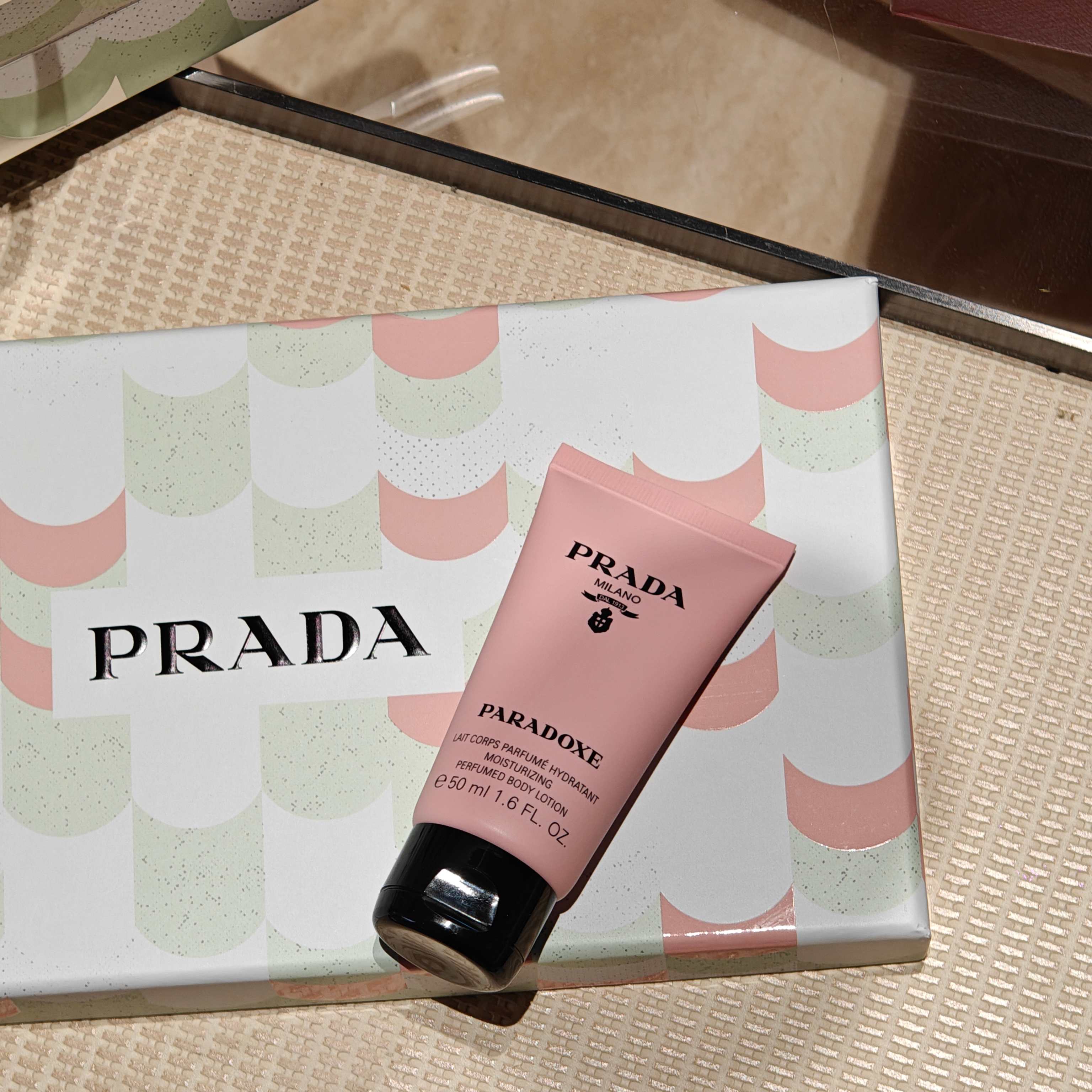 PRADA我本莫测香氛身体乳迷你50ml,便携小支恰到好处,随身收纳、出行携带毫无负担 5