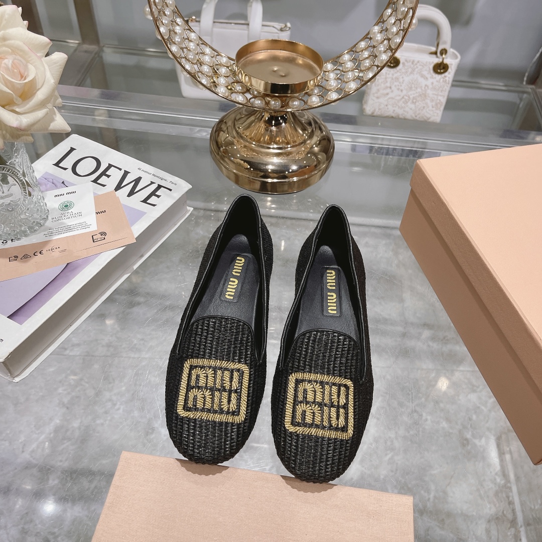 zapatillas de fábrica - miu miu miu bordado hierba rafia plana zapatos individuales Miu ballet plana