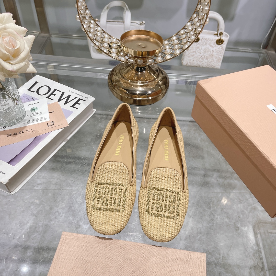 zapatillas de fábrica - miu miu miu bordado hierba rafia plana zapatos individuales Miu ballet plana