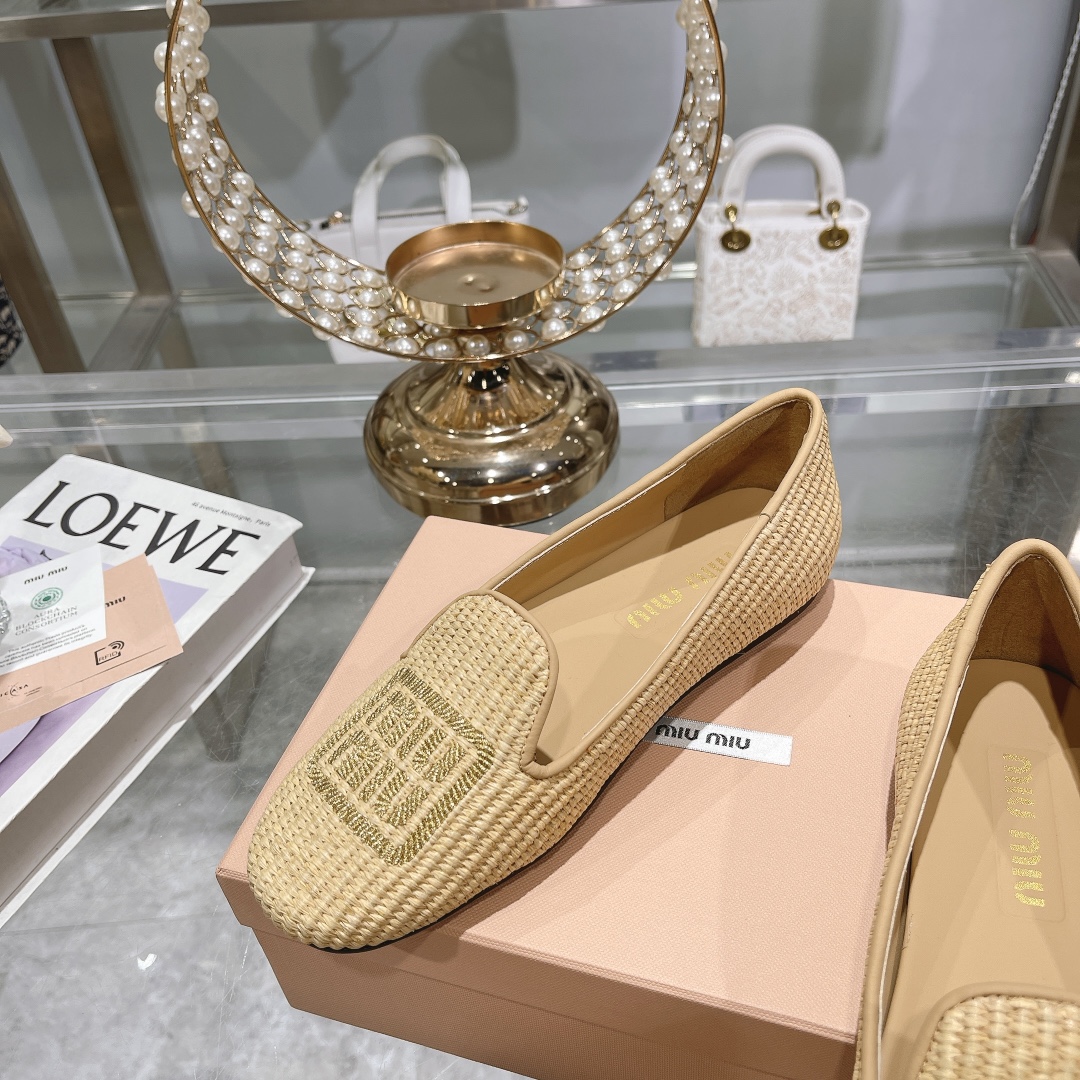 zapatillas de fábrica - miu miu miu bordado hierba rafia plana zapatos individuales Miu ballet plana