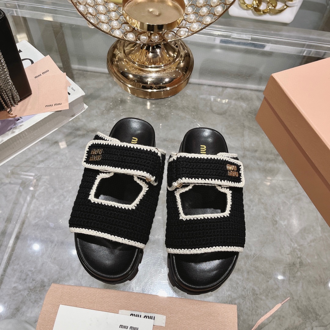 Mejor réplica de diseñador
 MiuMiu Zapatos Sandalias Pantuflas Tejido Piel oveja Colección primavera – verano Vintage