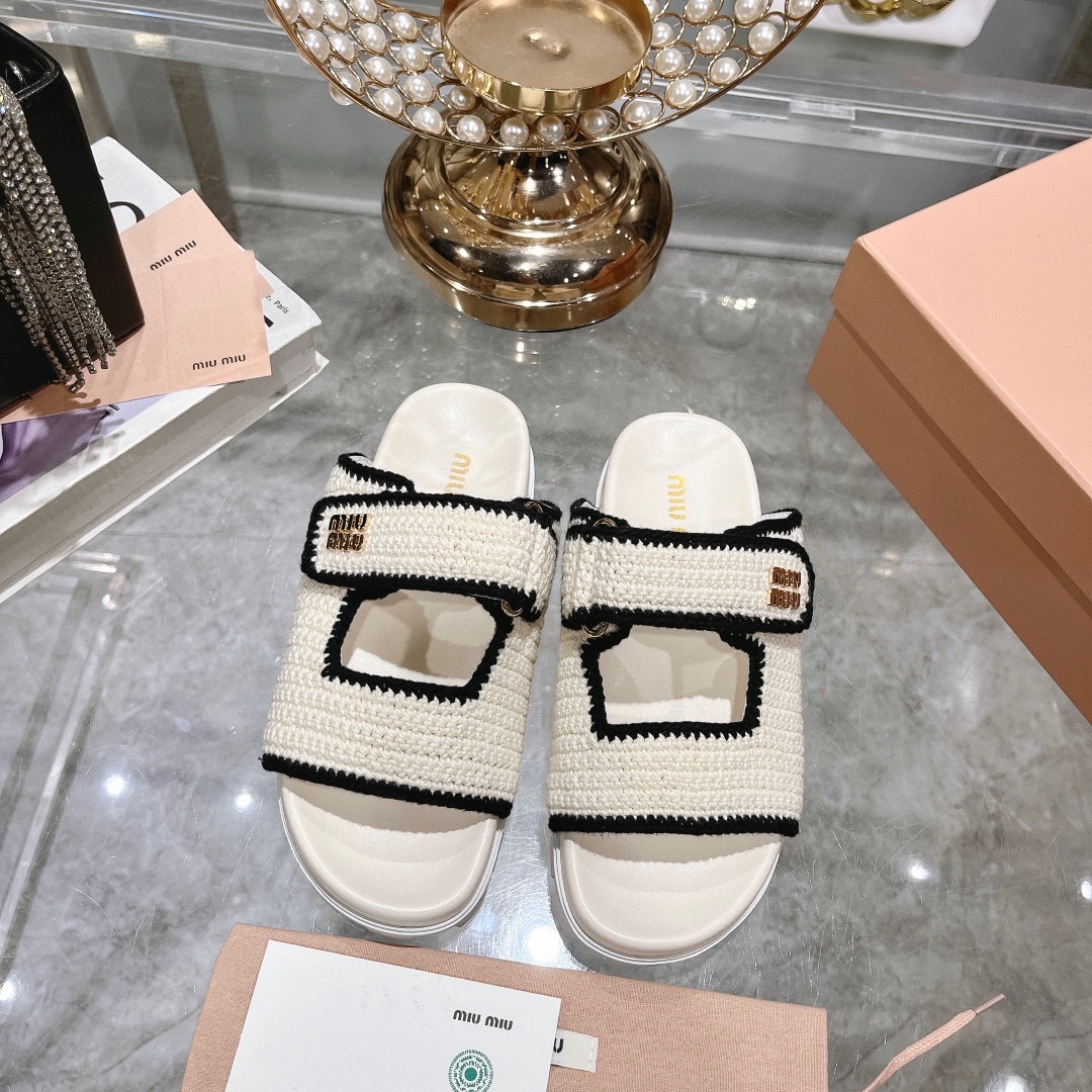 Réplica de alta calidad 1: 1
 MiuMiu Venta al por mayor
 Zapatos Sandalias Pantuflas Tejido Piel oveja Colección primavera – verano Vintage