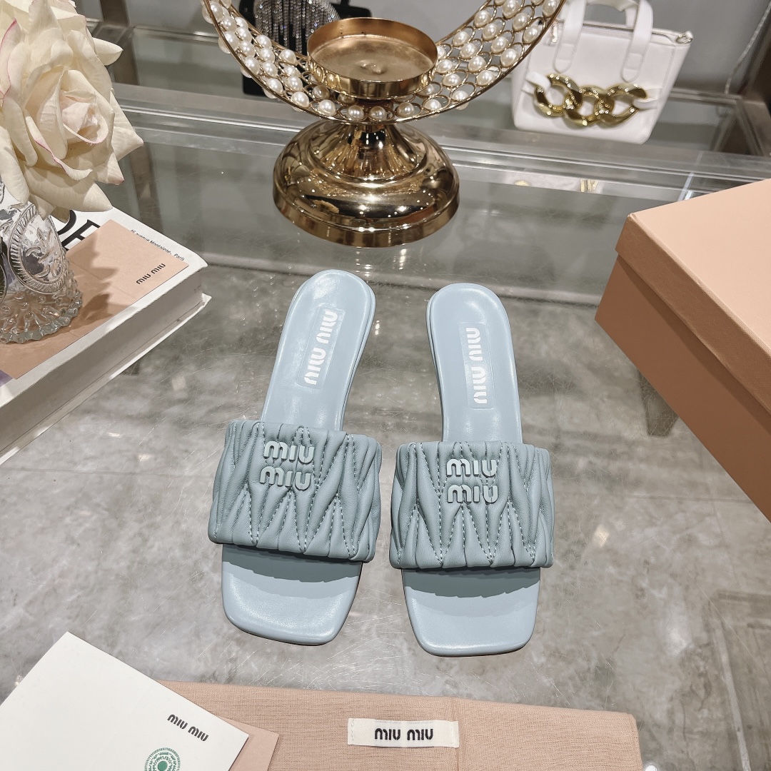 MiuMiu Schuhe Badelatschen Echtleder Lammfell Schaffell Frühling/Sommer Kollektion