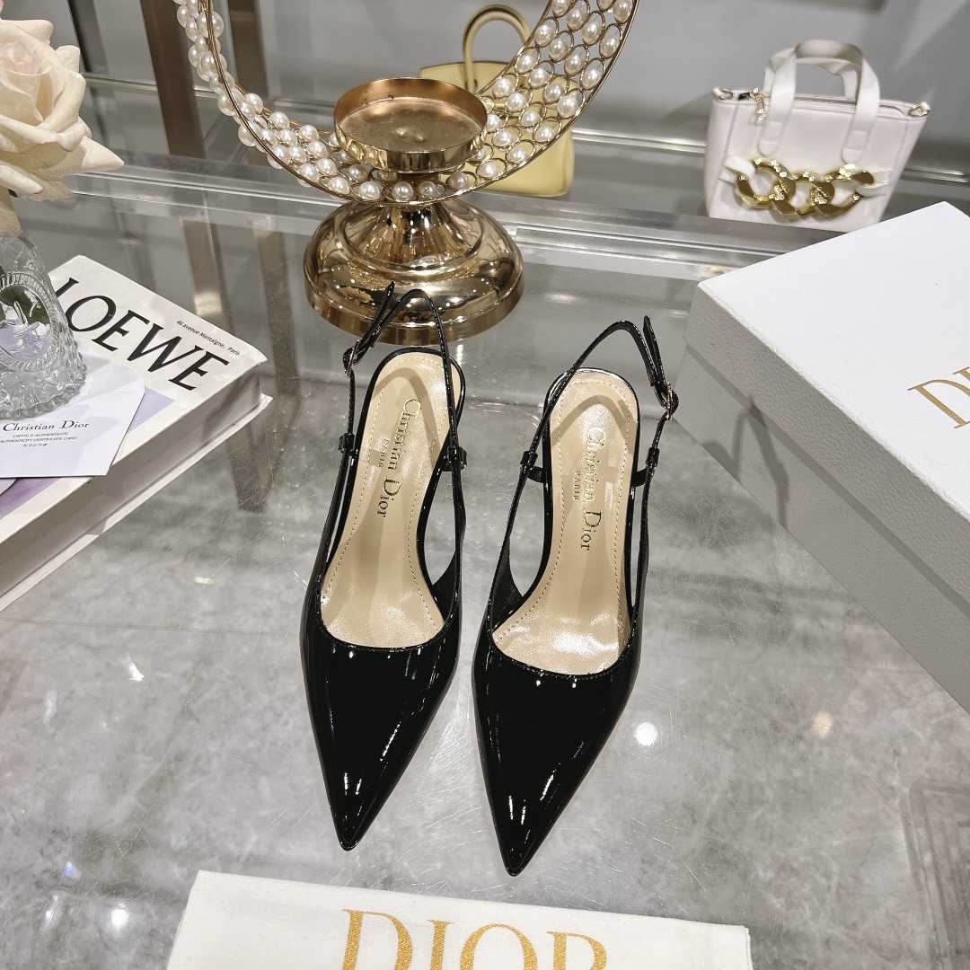 Dior Zapatos de tacón alto Sandalias Trabajo abierto Laca Colección de verano