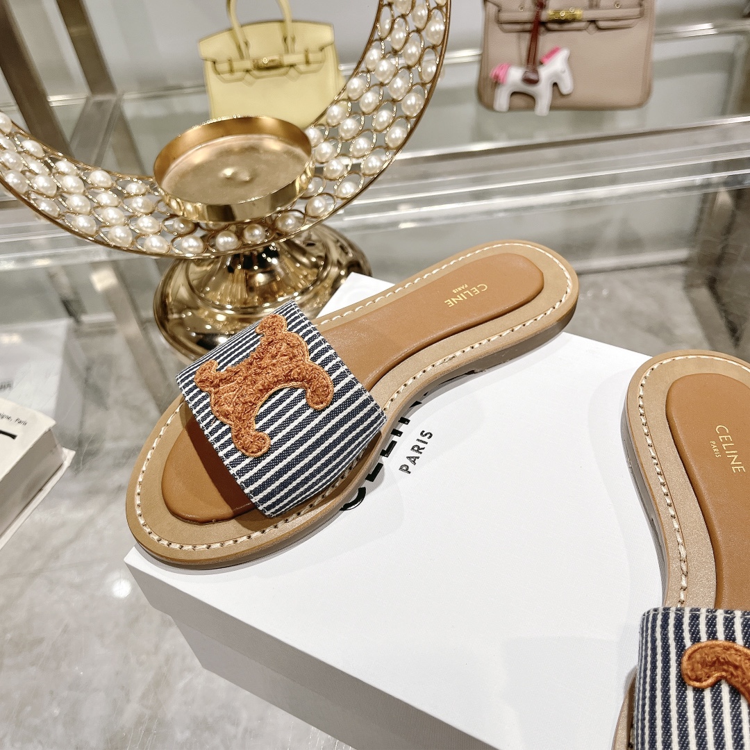 Celine 2025 Spring/Summer New Embroidered Beach Sandals Comfortable and Stylish 7 i1717261820 1582 1