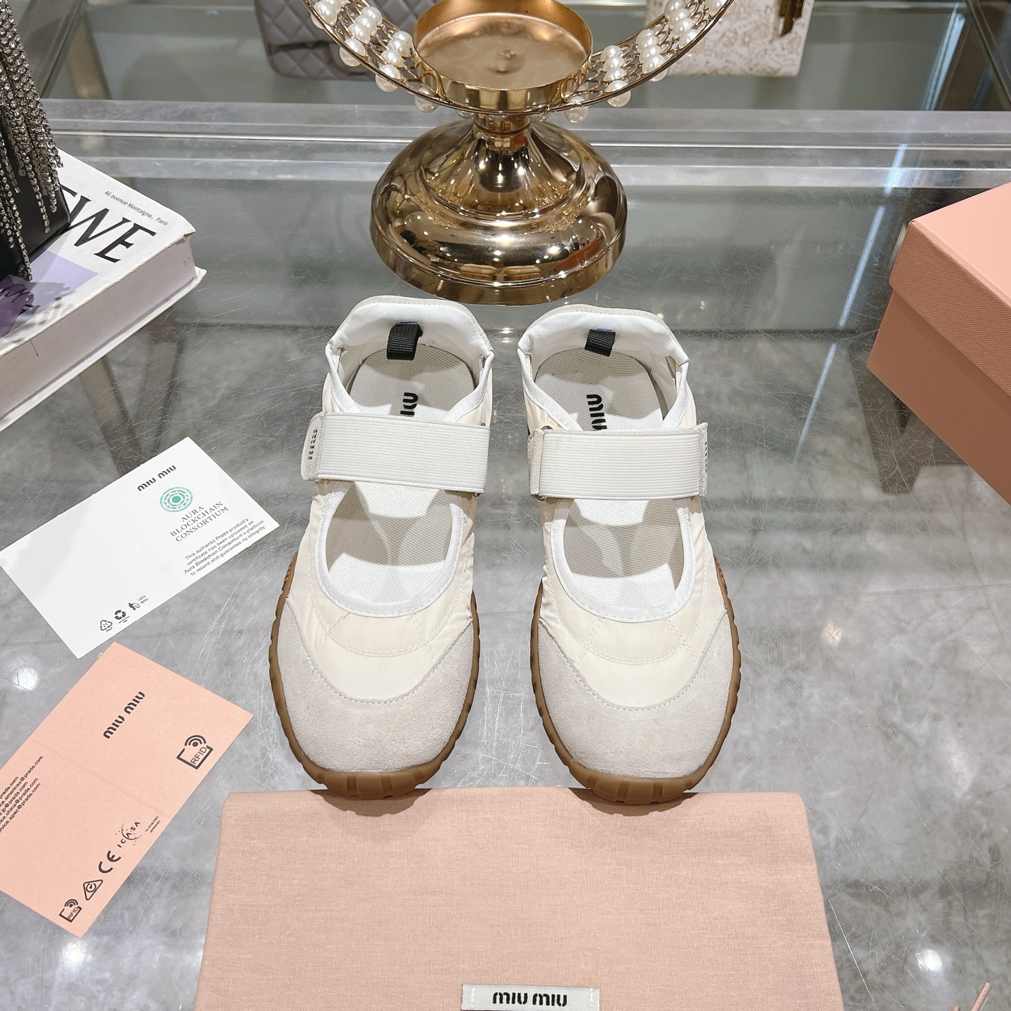 NO:166136,Miao Miao 25 ​​biscuit shoes Forrest Gump shoes casual shoes sneakers new spring and summer models Recently popular avant-garde and bold design Miu style is integrated into the simple lines of this thick-soled canvas sneakers. The chic logo is decorated on the tongue and back, embellished with retro. Thick-soled design bold and innovative avant-garde. Comfortable and breathable on the feet. The color is also very versatile. Number of 34-41 (34 41 customized), casual shoes/sneakers, miumiu, sneakers19860909缪缪25饼干鞋 阿甘鞋休闲鞋运动鞋 春夏新款 最近爆款前卫大胆的设计 miu风格融于此款厚底帆布运动鞋的简约线条 别致徽标饰于鞋舌与背后,点缀复古 厚底设计 大胆创新前卫 上脚舒适透气 颜色也很百搭码数34-41 (34 41订做),休闲鞋/运动鞋,miumiu,sneakers,Women's Shoes