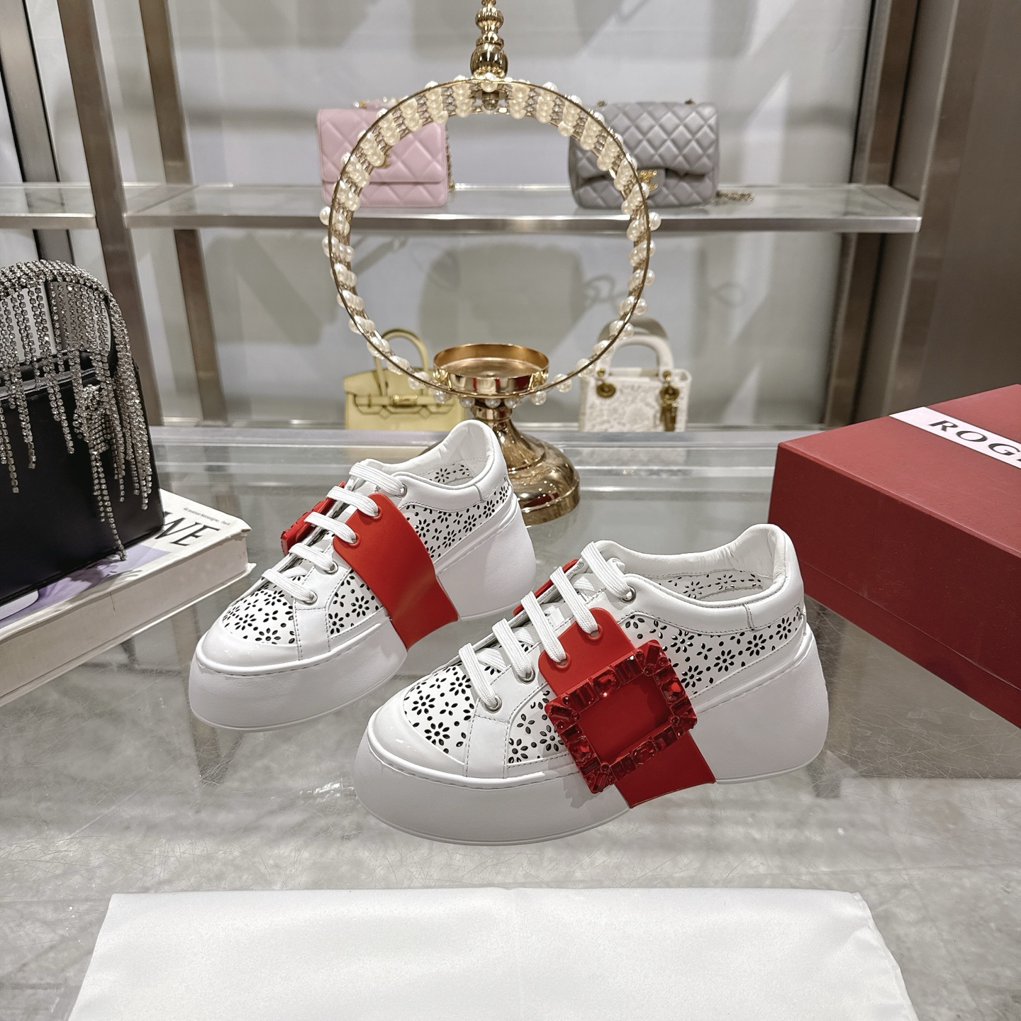 RV-Inspired White Leather Sneakers with Crystal Buckle and Platform Sole 5 i1743834066488 7070 0 2