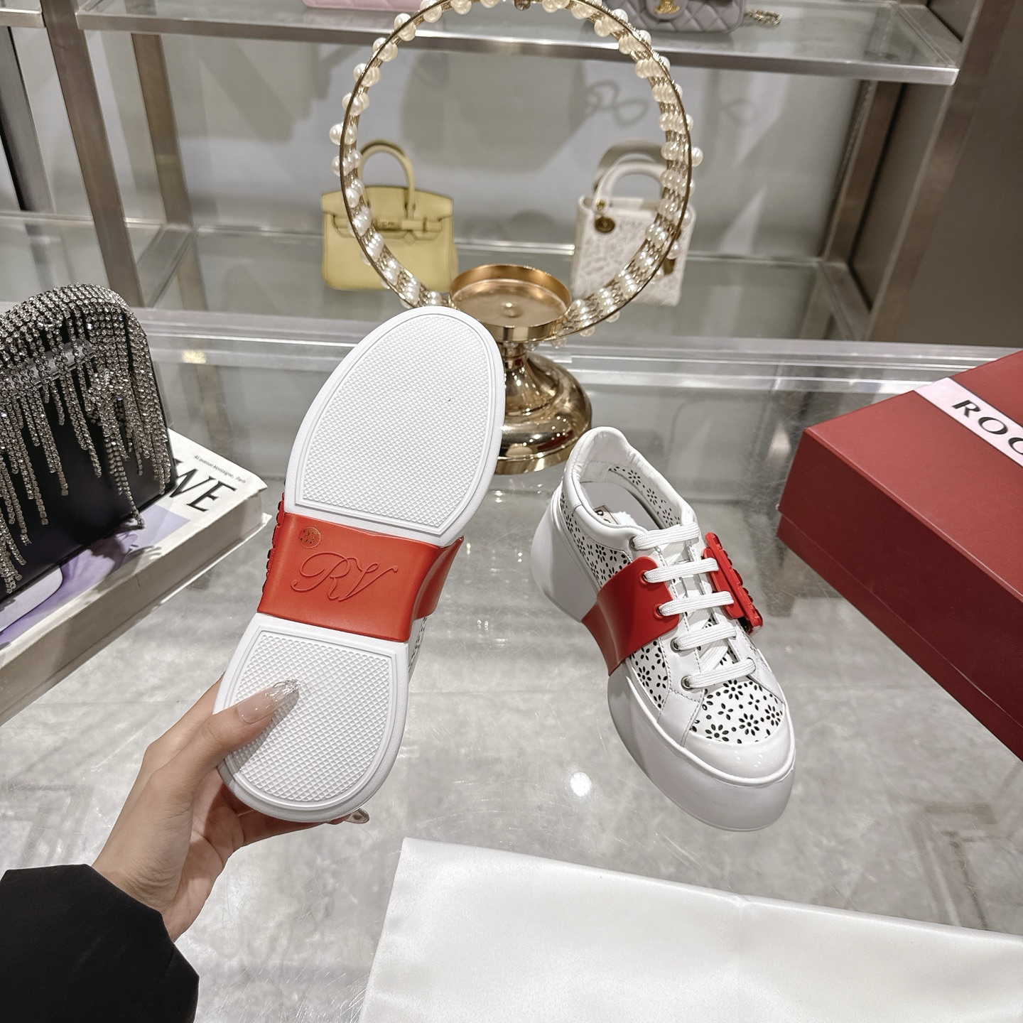 RV-Inspired White Leather Sneakers with Crystal Buckle and Platform Sole 9 i1743834067944 9209 0 7