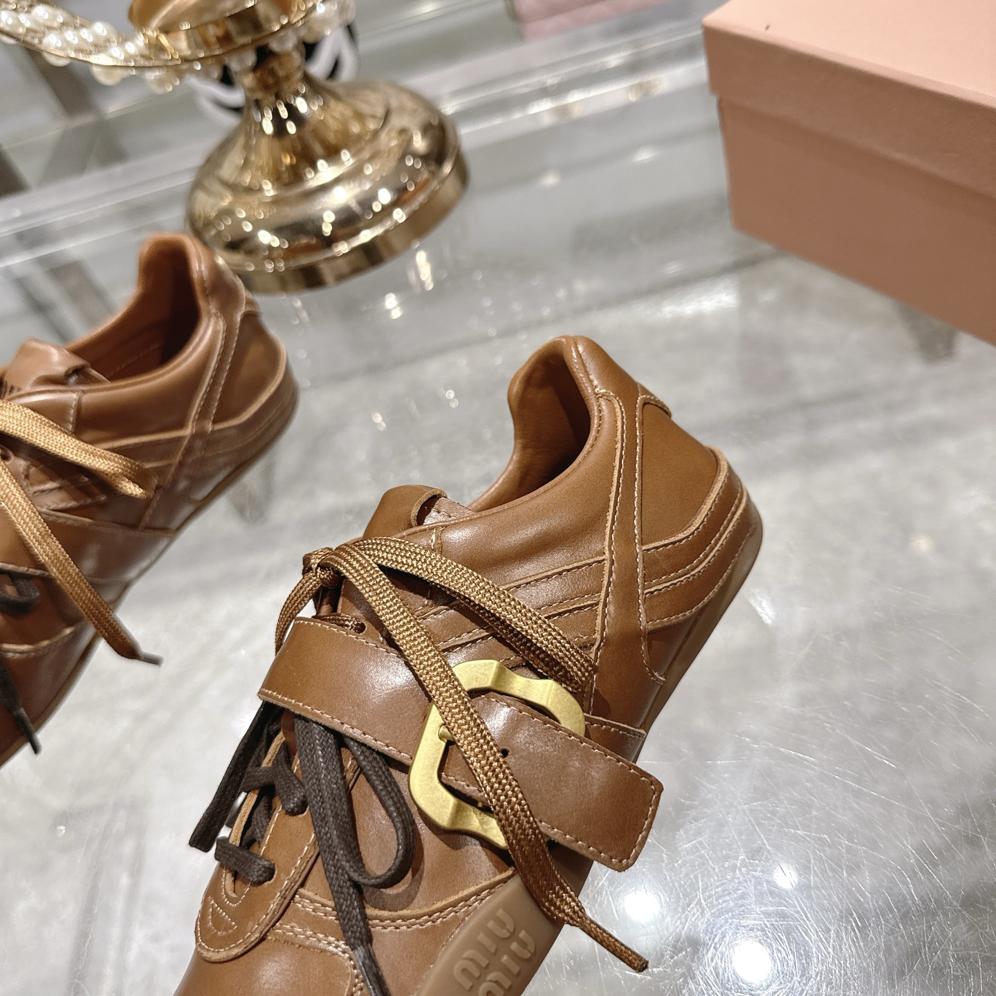 Miu Miu 25SS Leather Sneakers with Distressed Finish and Buckle Detail 8 i1744870075136 210 0 6