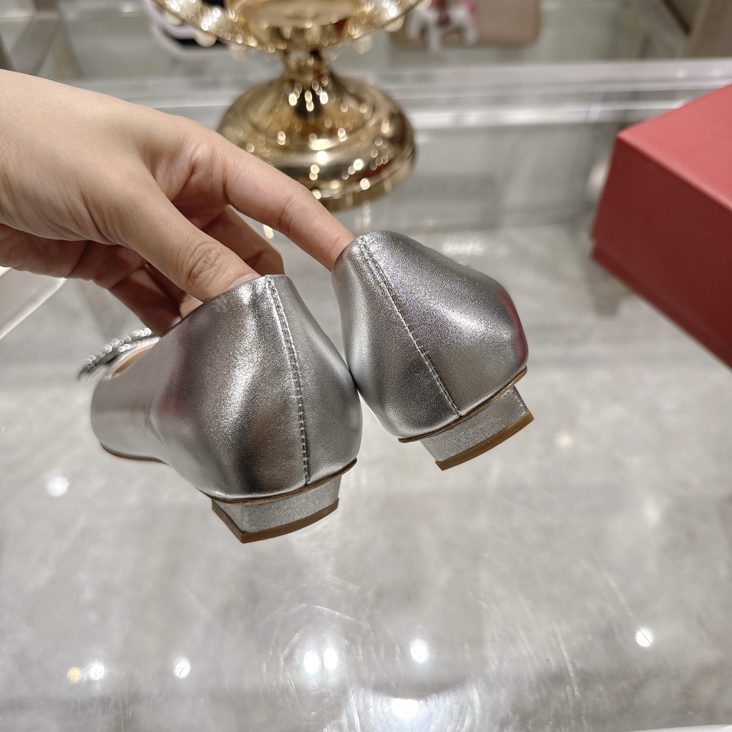 Roger Vivier Bell Vivier Crystal-Embellished Satin Ballet Flats 8 i1744872443243 8363 0 6