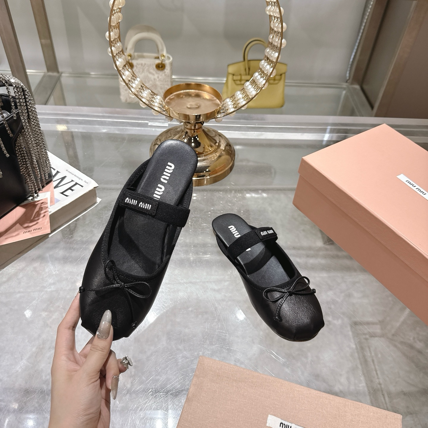 Miu Miu Bow Leather Mules,Slip-ons Women's Shoes, Stylish & Comfortable 6 i1745730894509 6503 0 3