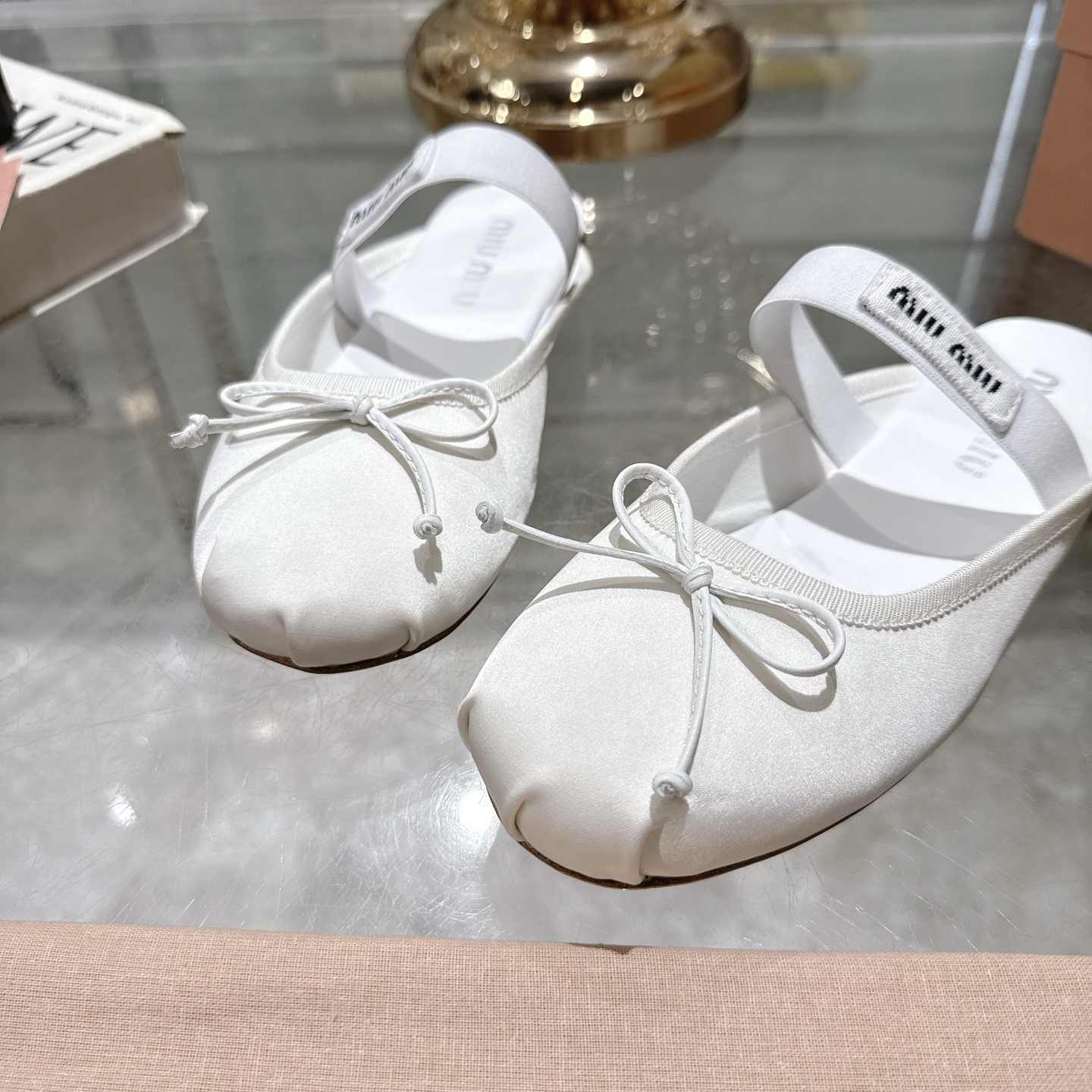 Miu Miu Women's Bow-Detailed Ballet Mules, Comfortable Lambskin Slides 9 i1745735530604 215 0 7