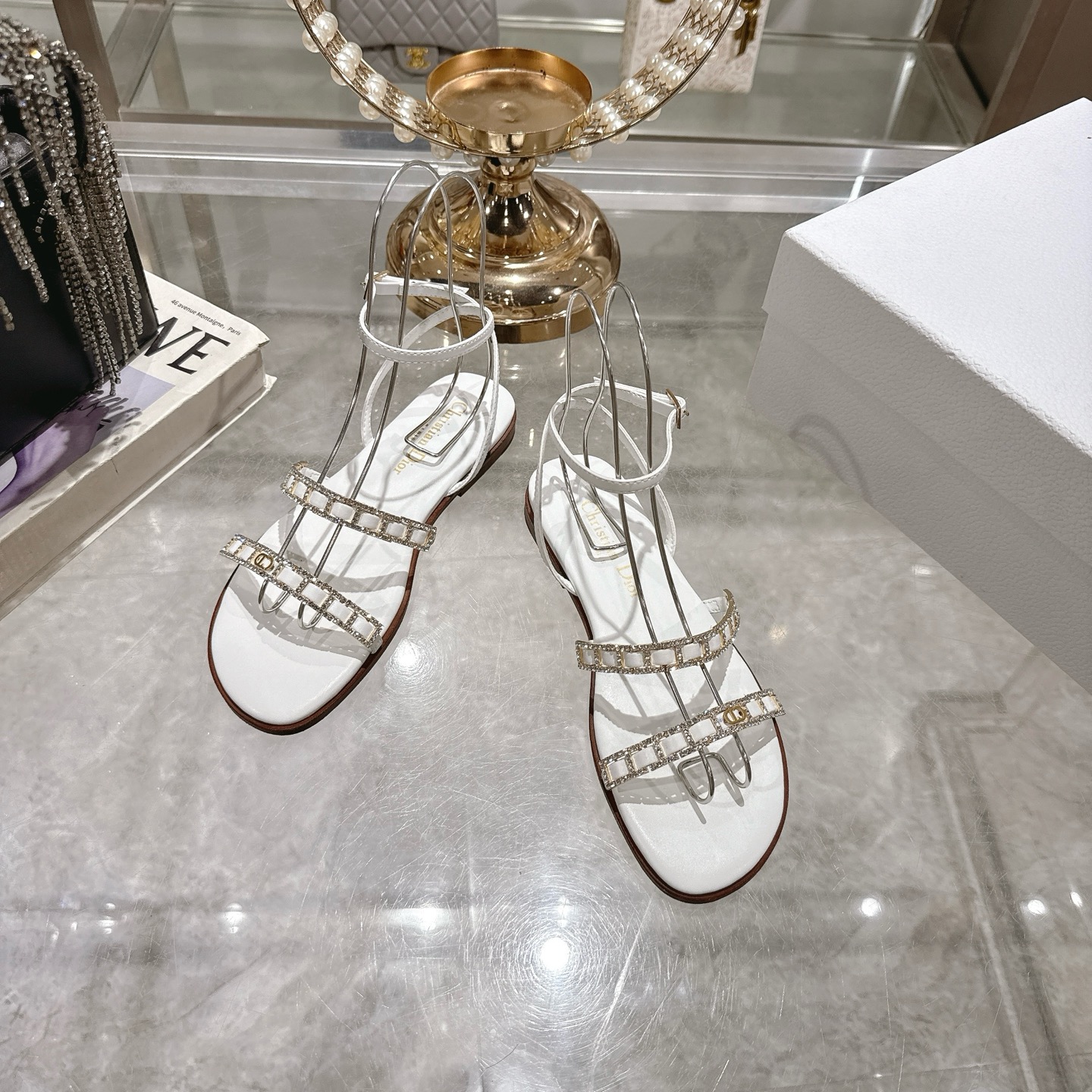 Dior 25SS White Leather Flat Sandals with Crystal Chain Detail 3 i1746270029158 1206 0 1