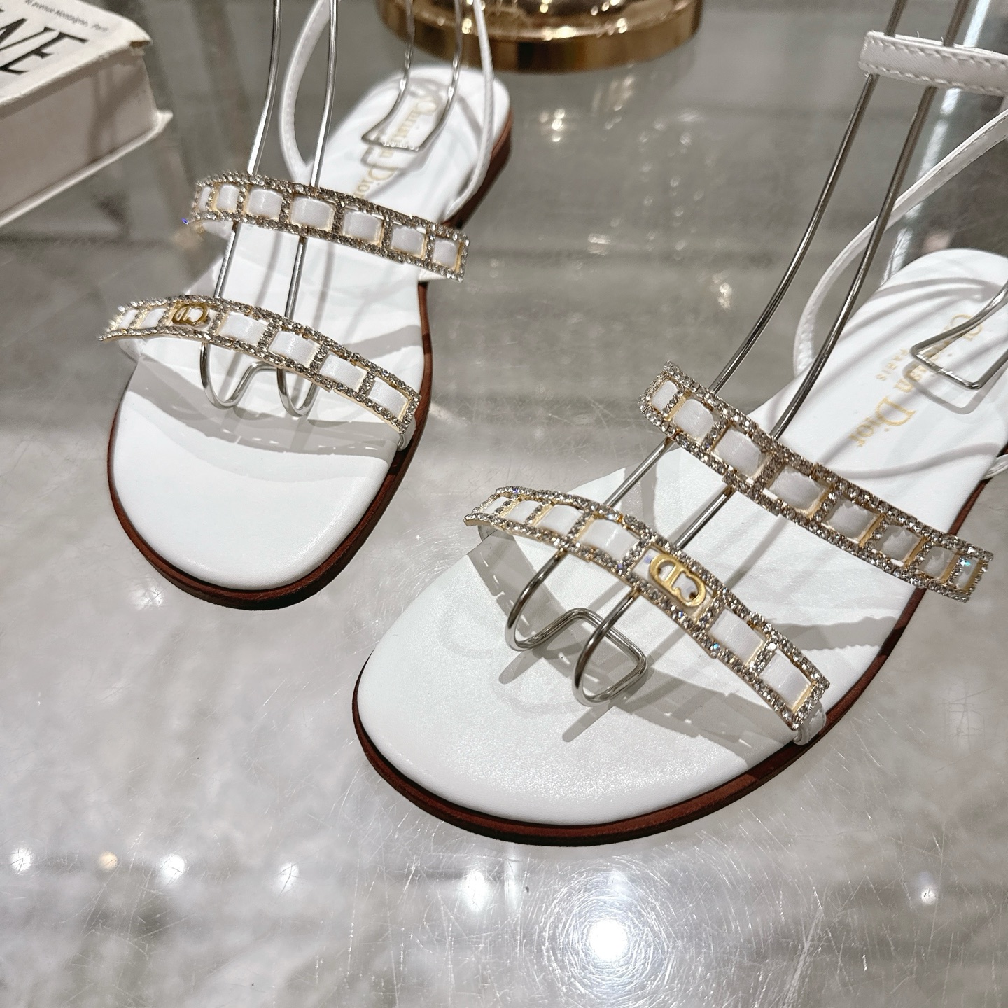 Dior 25SS White Leather Flat Sandals with Crystal Chain Detail 8 i1746270029218 5486 0 6