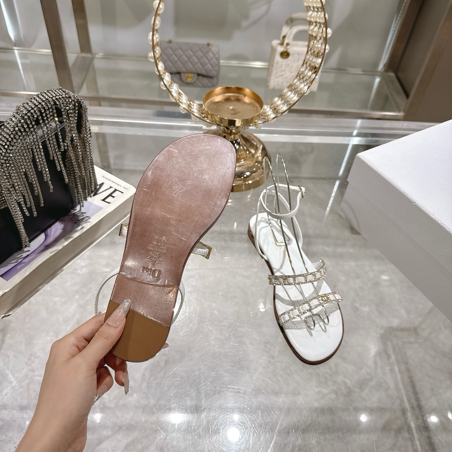 Dior 25SS White Leather Flat Sandals with Crystal Chain Detail 10 i1746270032949 75 0 8