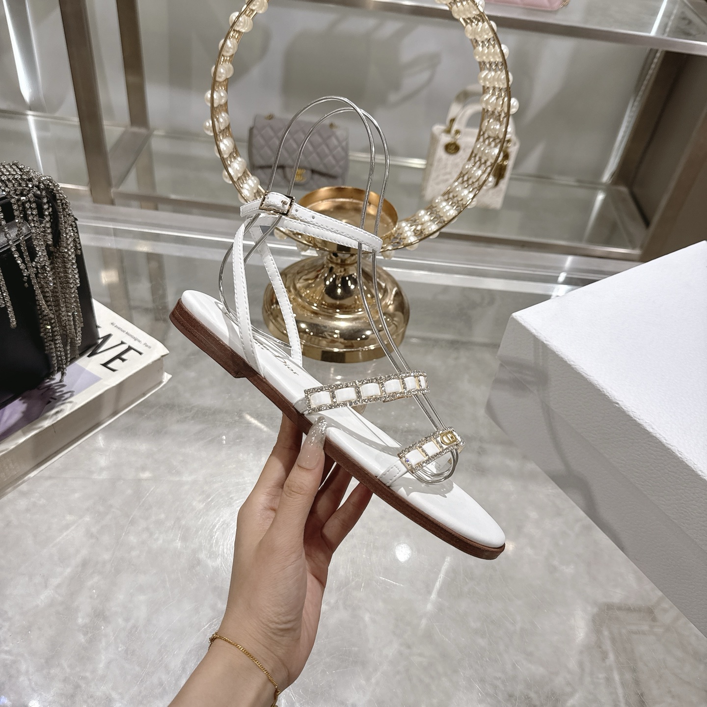 Dior 25SS White Leather Flat Sandals with Crystal Chain Detail 6 i1746270034811 3428 0 4