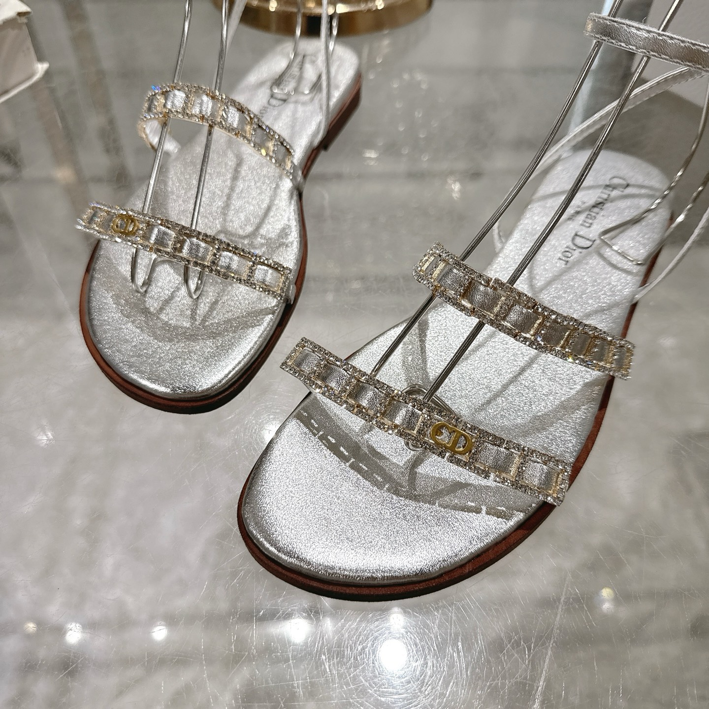 Dior 25SS Women's Flat Sandals with Crystal Embellishments 9 i1746270091228 5061 0 7