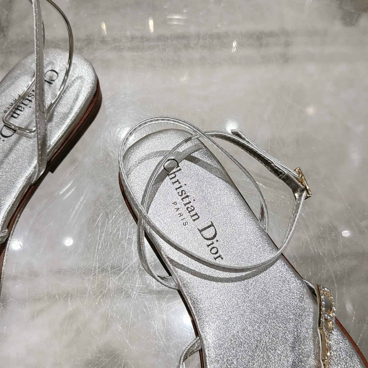 Dior 25SS Women's Flat Sandals with Crystal Embellishments 8 i1746270091241 3702 0 6