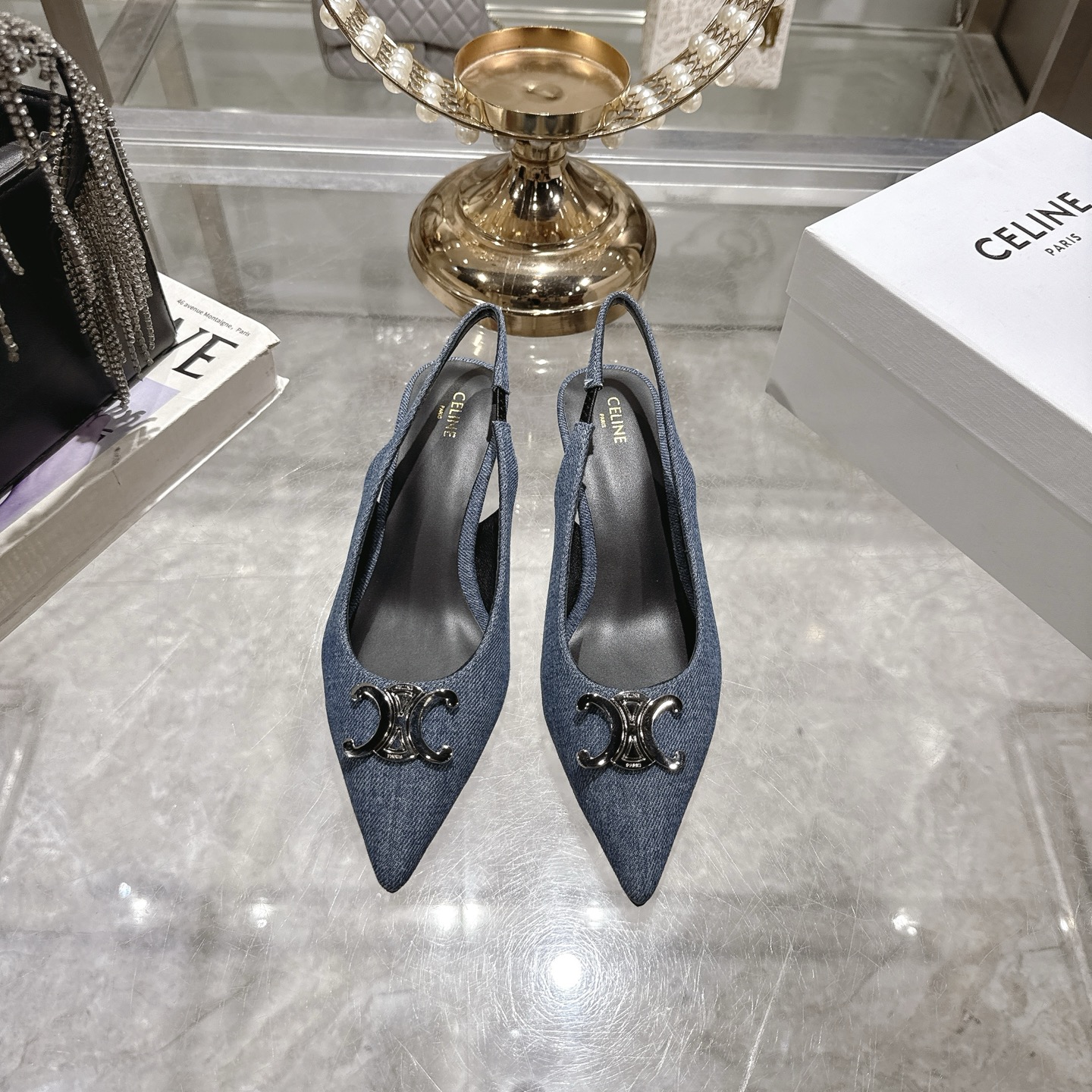 NO:265714,CELINE 25 new color new Arc de Triomphe cat heel sandals for women metal buckle back empty toe high heels sexy and elegant pointed toe shoes clean and neat, increase height to make legs thin, whether worn alone or with wide-leg pants, high street and retro, let's make CELINE girls, imported upper denim fabric, inner lining, sheepskin, outsole original leather outsole Size#35-39 (40 custom made, no return or exchange), sandals, celine, celine, sandals, high heels, sheepskin, Leather soles19860909CELINE思琳赛琳25新色新款凯旋门猫跟凉鞋女金属扣后空包头高跟鞋性感气质尖头单鞋干净利落 增高显腿细,无论是单穿还是搭配阔腿裤,高街又复古 一起来做CELINE女孩 鞋面进口牛仔布面料 内里羊皮内里 大底原版真皮大底 Size#35-39（40订做不退换）,凉鞋,celine,celine,sandals,high heels,sheepskin,Leather soles,Women's Shoes