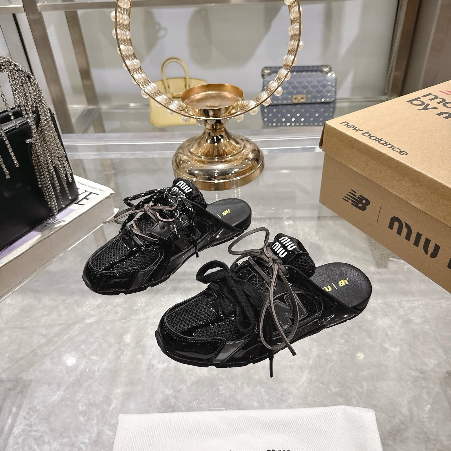 Factory 240New BalanceMIU MIU semipantalones de cabeza de marca compartida: este par de zapatillas d