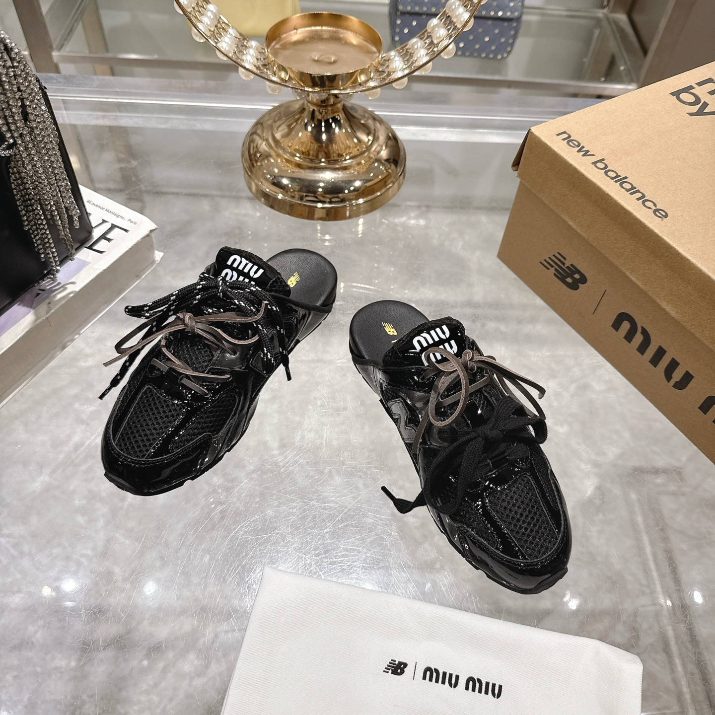 Factory 240New BalanceMIU MIU semipantalones de cabeza de marca compartida: este par de zapatillas d