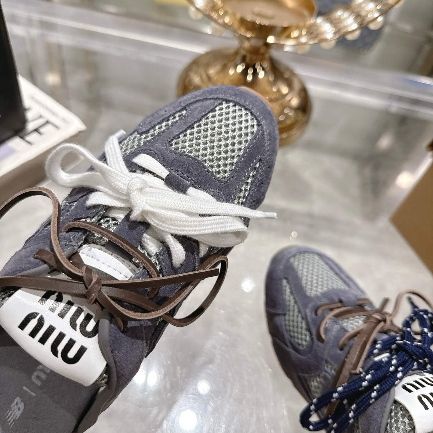 Factory 240New BalanceMIU MIU semipantalones de cabeza de marca compartida: este par de zapatillas d