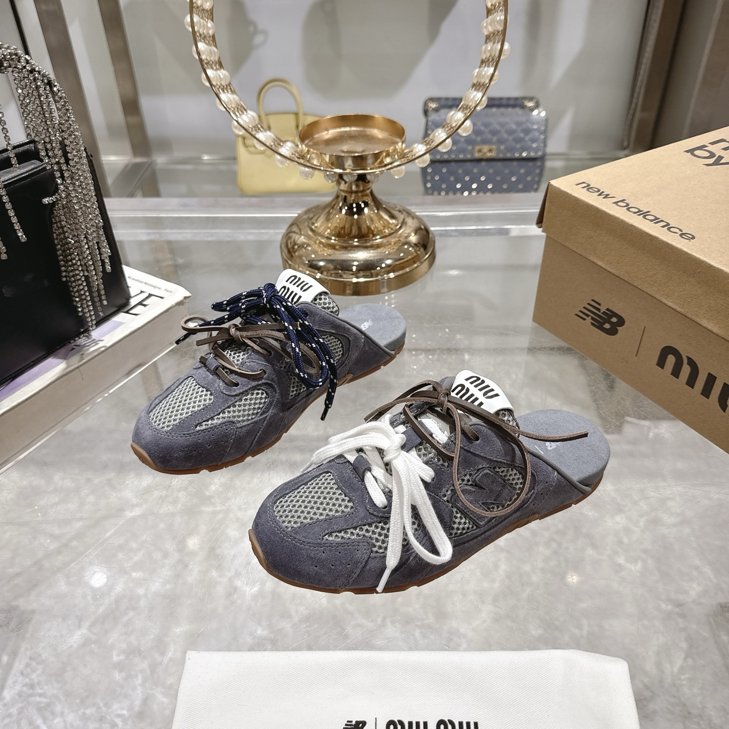 Factory 240New BalanceMIU MIU semipantalones de cabeza de marca compartida: este par de zapatillas d