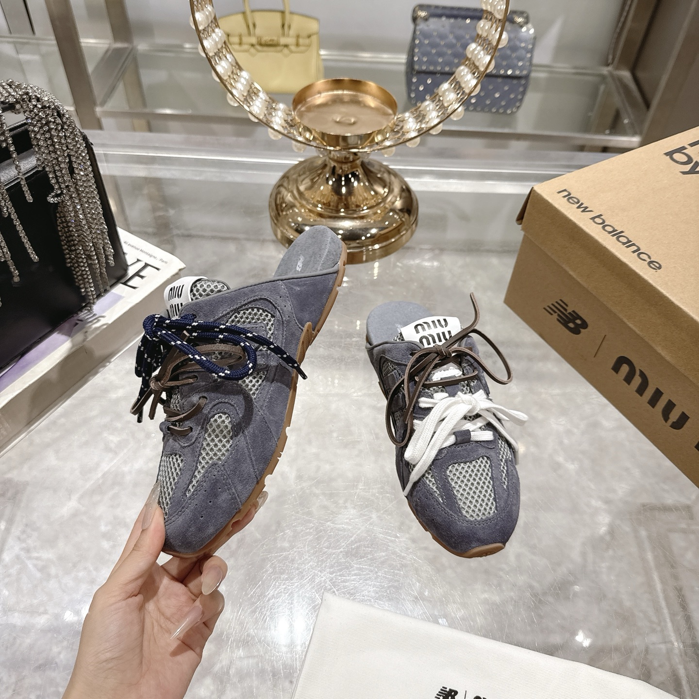 Factory 240New BalanceMIU MIU semipantalones de cabeza de marca compartida: este par de zapatillas d