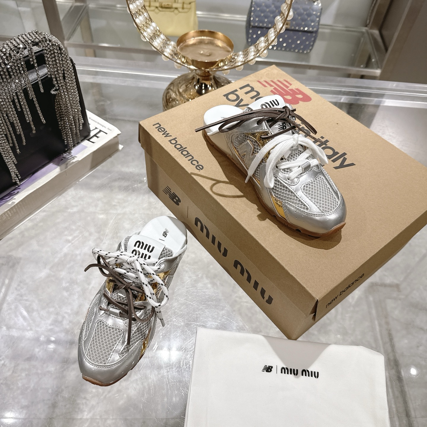 Factory 240New BalanceMIU MIU semipantalones de cabeza de marca compartida: este par de zapatillas d