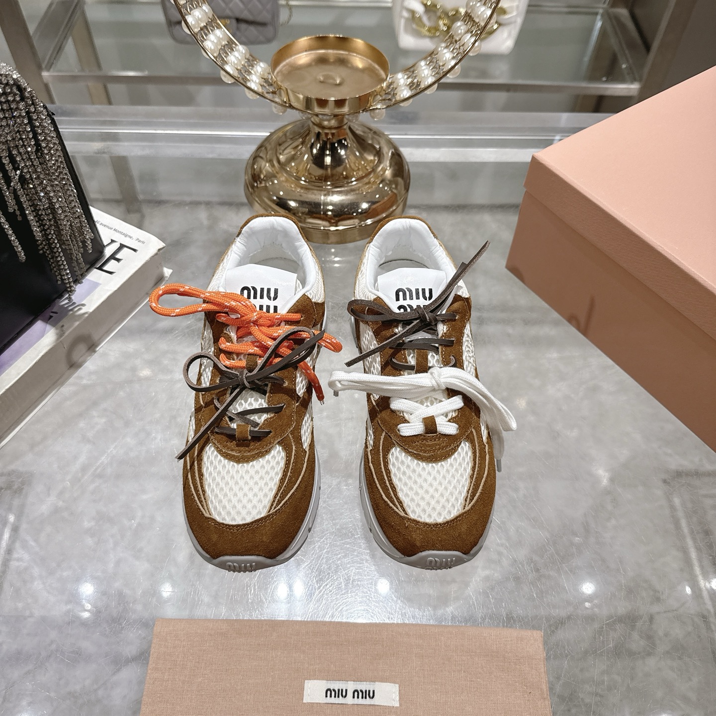 NO:408300,The top version of the polished colored full-leather Niujing belt online purchasing agent MiuMiu/MiuMiu 25ss new arrival~miujia 2025 new show new style retro old Forrest Gund training shoes thick-soled casual sneakers This lace-up casual sneakers are a perfect American retro style~ Golf shoes must be selected! A super beautiful, comfortable, classic and versatile item on your feet! Imported fabric cowhide Niujing Mesh surface inner lining sheepskin inner lining large sole open mold original combination sole size 35-40 (40 41 custom made no return or exchange), casual shoes/sports shoes, miumiu, sneakers, cowhide, sheepskin19860909擦色全皮牛京皮带网代购顶级版本  MiuMiu/繆繆25ss new arrival～miu家2025走秀新款 复古做旧阿甘德训鞋厚底休闲运动鞋 这款系带休闲运动鞋妥妥的美式复古风格～ 高尔夫球鞋必选！ 上脚超级好看舒适经典百搭的绝绝子单品！ 面料进口牛皮牛京 网纱面 内里羊皮内里 大底开模原版组合大底 码数35-40（40 41 订做不退换),休闲鞋/运动鞋,miumiu,sneakers,cowhide,sheepskin,Women's Shoes