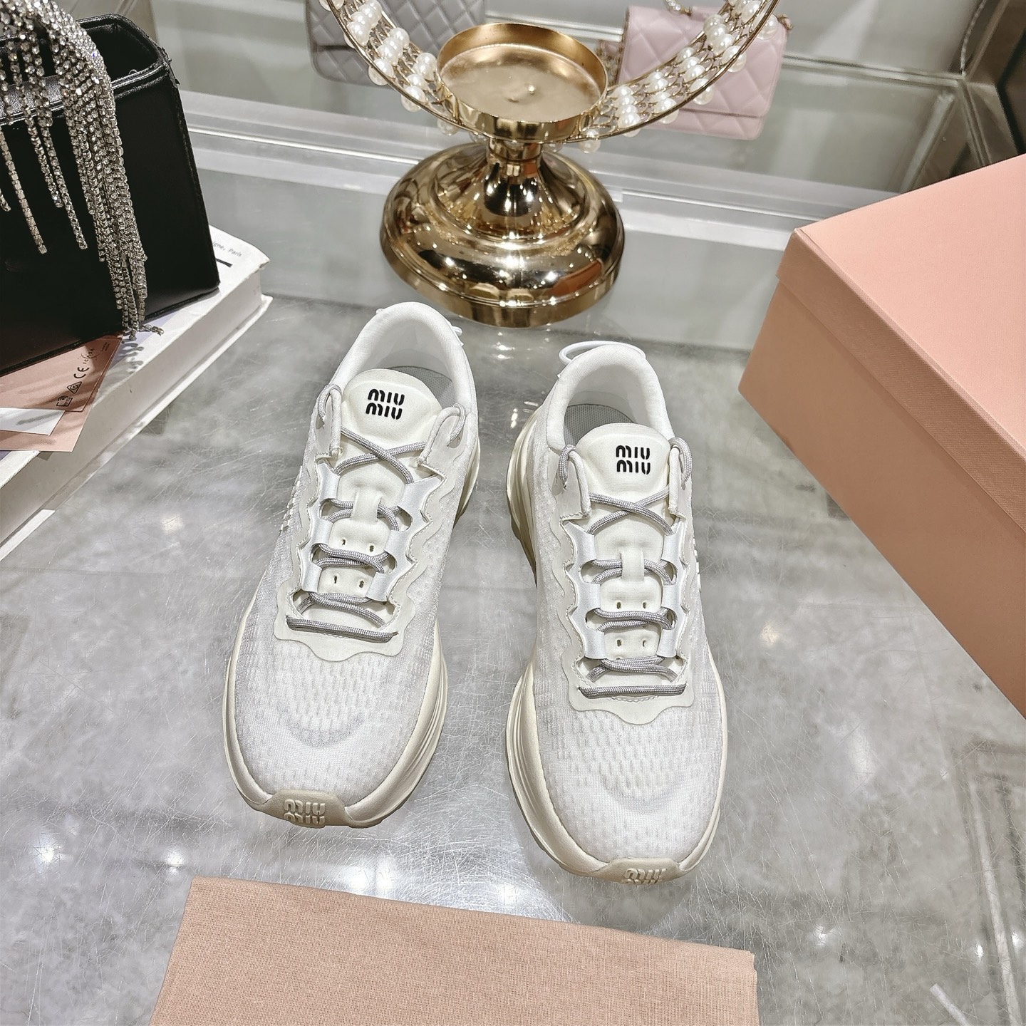 NO:416228,MiuMiu/Miu Miu new arrival~ Miu Home 25ss Show new popular models are coming mesh thick-soled German training shoes casual sneakers. This lace-up sneaker is a perfect American casual style~ It is super beautiful, comfortable, classic and versatile to the feet! Special mesh imported from fabric, imported breathable cloth inside, large sole open mold original sole, size 35-41 (40.41 custom made, no return or exchange), casual shoes/sports shoes, miumiu, sneakers19860909MiuMiu/繆繆new arrival～miu家25ss走秀新款爆款来袭网面厚底德训鞋休闲运动鞋 这款系带运动鞋妥妥的美式休闲风格～上脚超级好看舒适经典百搭的绝绝子单品！ 面料进口特殊网面 内里进口透气布 大底开模原版大底 码数35-41(40.41 订做不退换）,休闲鞋/运动鞋,miumiu,sneakers,Women's Shoes