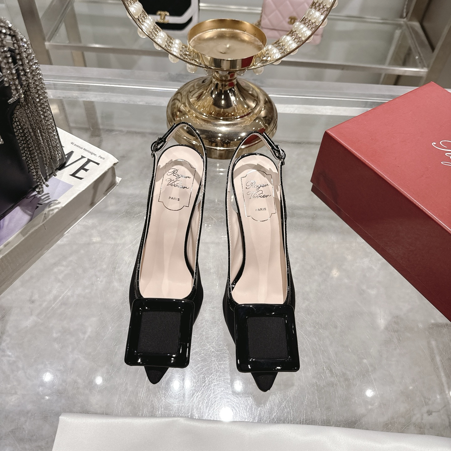 NO:492418,Single shoes sandals 25 new RV painted square button single shoes high heels inspired by Belle Vivier series Simple style Fluent lines Elegant and versatile dating and commuting Special materials for the upper inner sheepskin inner heel height 8.5cm sole Italian leather sole Size 35-39 (40 custom made without return and exchange), single shoes, sandals, sheepskin19860909单鞋凉鞋 25新款RV烤漆方扣单鞋高跟 由Belle Vivier系列汲取灵感款式简约 流畅线条 约会通勤优雅百搭 鞋面特殊材料 内里羊皮内里 跟高8.5cm 鞋底意大利真皮鞋底 码数35-39（40定制不退换）,单鞋,sandals,sheepskin,Women's Shoes