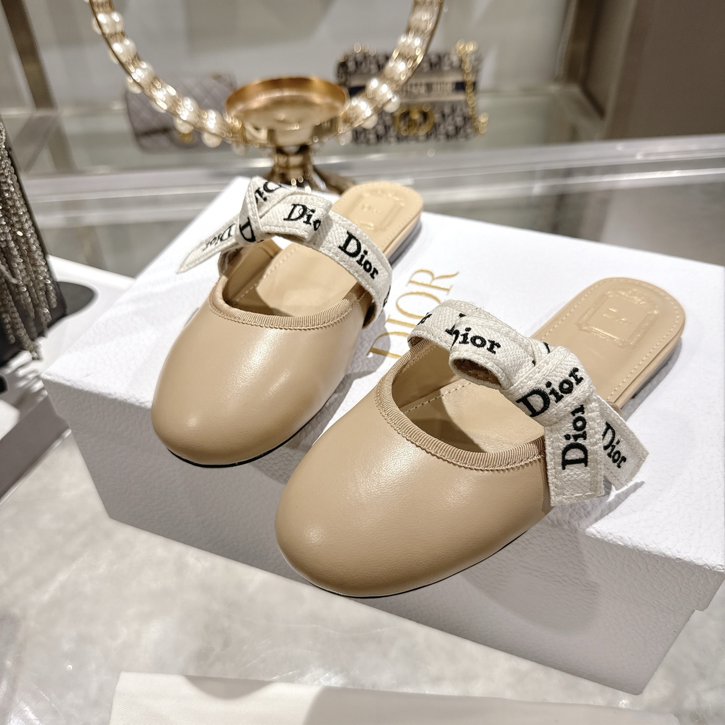 Dior Dior 2026 早春新款蝴蝶结芭蕾舞娃娃女鞋 CD字母logo立体刺绣平底圆头玛丽珍拖鞋
