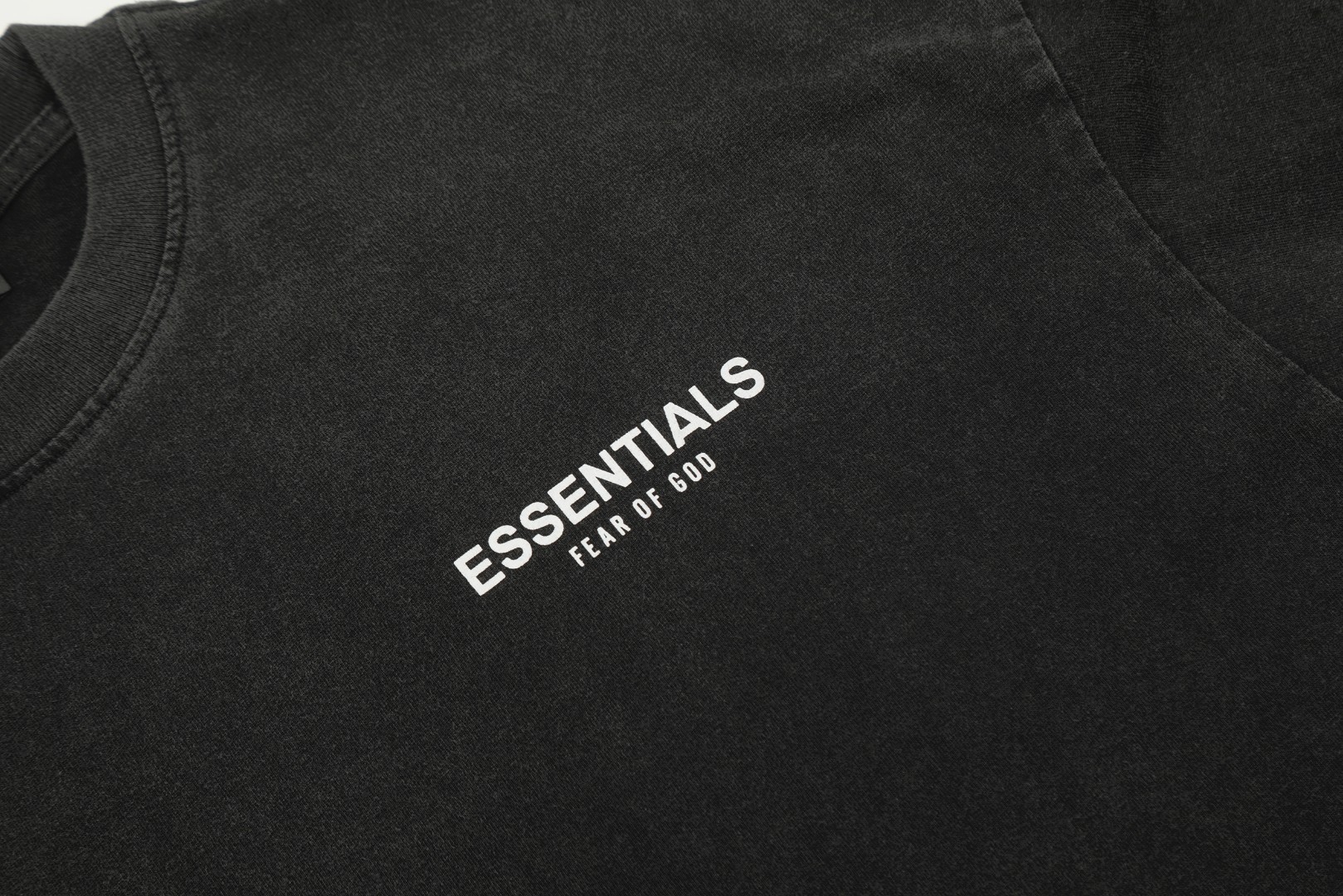 Fear of God Essentials Vintage Wash Black Dove Graphic T-Shirt 6 o 1ij5dl4ol16h5u8pfjcj7lj0k1
