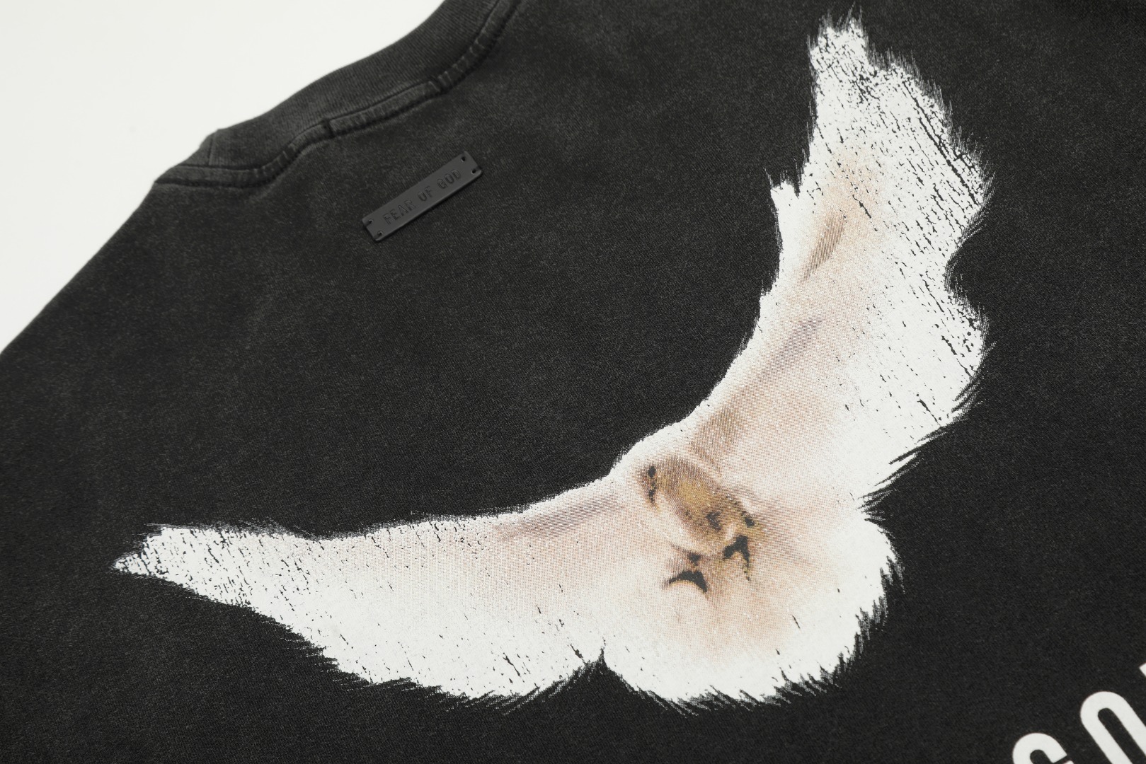 Fear of God Essentials Vintage Wash Black Dove Graphic T-Shirt 7 o 1ij5dl4om19g81aaj132918jukac2