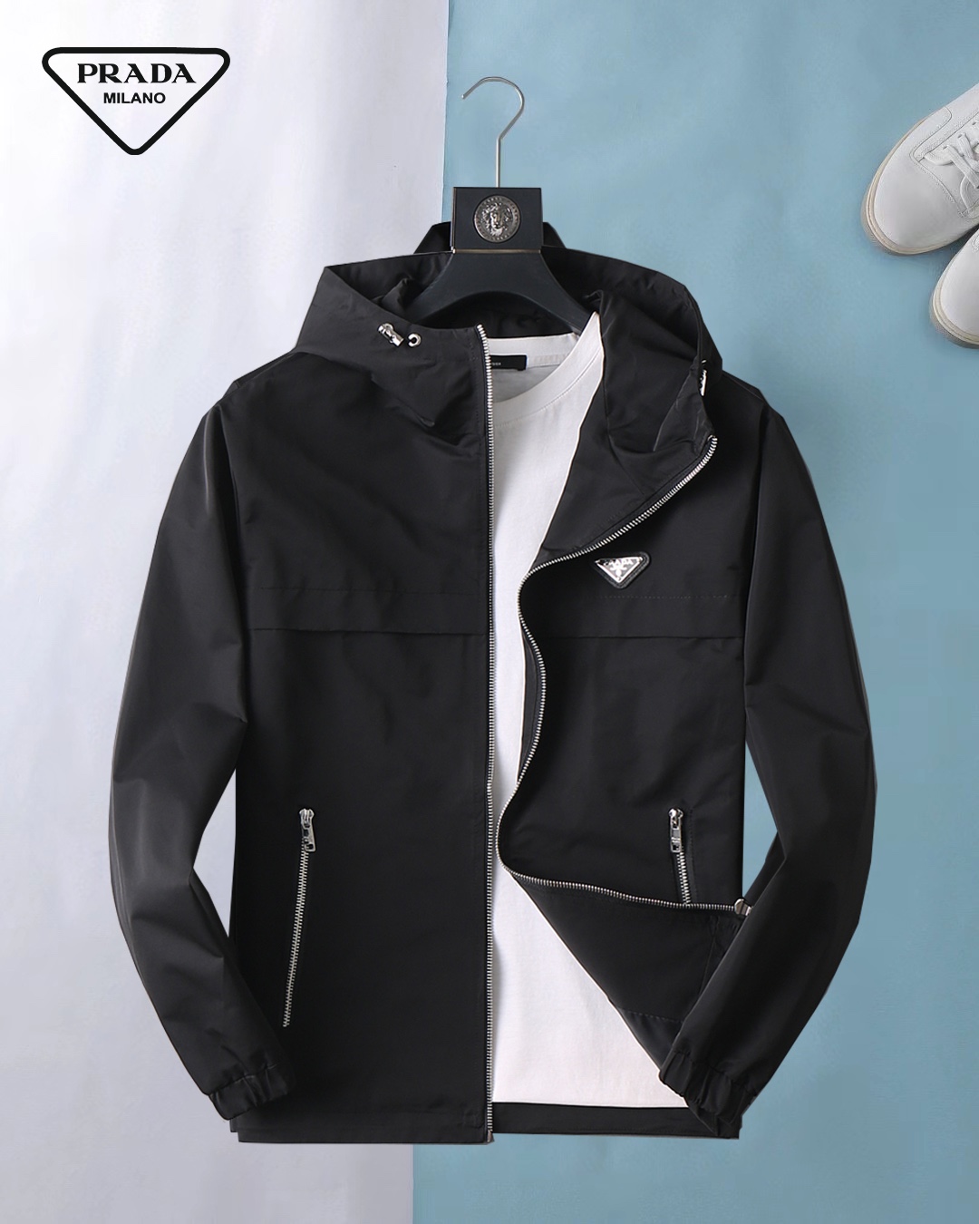 NO:735851,Same style as Prada official website, on sale in advance!  2026 spring new men's jacket, high-end version with original order and three standards!  With hidden hood, custom-made fabrics at the counter, highly breathable and comfortable, impeccable details, brand element design concept, reflecting high quality. It feels delicate and soft!  It presents a casual cut and the upper body shape is awesome!  Size M～3XL, maximum wearing capacity is 195 catties.,,prada,jackets & coats,jackets & coats,hats,19860909普拉达 官网同款,提前发售！2026春季新款男士夹克外套,原单三标齐全高端版本！带隐藏帽,专柜定制面料 透气舒适度高,细节无可挑剔,品牌元素设计理念,体现高品质.手感细腻柔软！呈现休闲裁剪,上身版型超赞！码数M～3XL,最大穿195斤.,,prada,jackets & coats,jackets & coats,hats,,Men's clothing