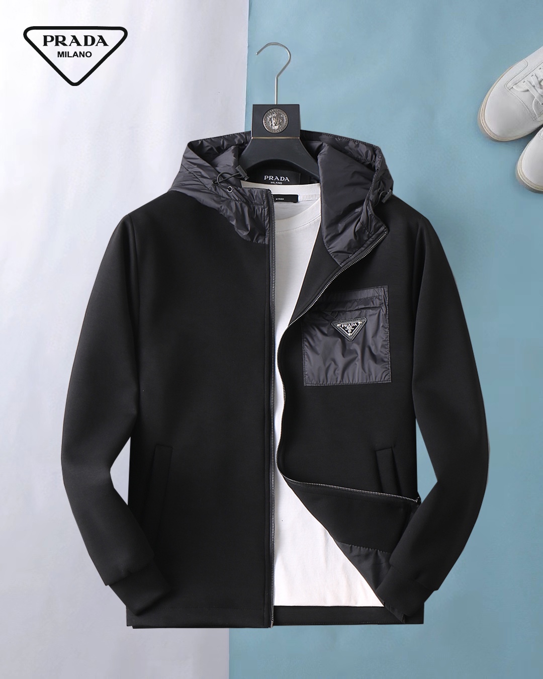 NO:735843,Same style as Prada official website, on sale in advance!  2026 spring new men's jacket, high-end version with original order and three standards!  With hidden hood, custom-made fabrics at the counter, highly breathable and comfortable, impeccable details, brand element design concept, reflecting high quality. It feels delicate and soft!  It presents a casual cut and the upper body shape is awesome!  Size M～3XL, maximum wearing capacity is 195 catties.,,prada,jackets & coats,jackets & coats,hats,19860909普拉达 官网同款,提前发售！2026春季新款男士夹克外套,原单三标齐全高端版本！带隐藏帽,专柜定制面料 透气舒适度高,细节无可挑剔,品牌元素设计理念,体现高品质.手感细腻柔软！呈现休闲裁剪,上身版型超赞！码数M～3XL,最大穿195斤.,,prada,jackets & coats,jackets & coats,hats,,Men's clothing