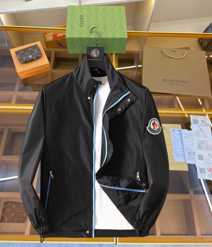 NO:519432,The new 2025 spring jacket, the new product on the show is perfect, comfortable and warm, the three-standard complete colors and full and attractive, and the very outstanding design easily advances the sense of fashion. The workmanship is extremely exquisite and rigorous, and the wiring is neat and meticulous!  A masterpiece of a big-name designer!  The upper body doesn't look bloated and super handsome!  Spot code M ~ XXXL,,Moncler,jackets & coats,jackets & coats,alexander wang19860909蒙口 2025春季新款夹克外套,秀场新品品相非常完美,舒适保暖,三标齐全色泽饱满诱人,非常出彩的设计,轻松将时髦感进阶,做工极为考究严谨,走线工整细致！大牌设计师巨作！上身不显臃肿、超级帅气！现货码数M ～ XXXL,,Moncler,jackets & coats,jackets & coats,alexander wang,Men's clothing