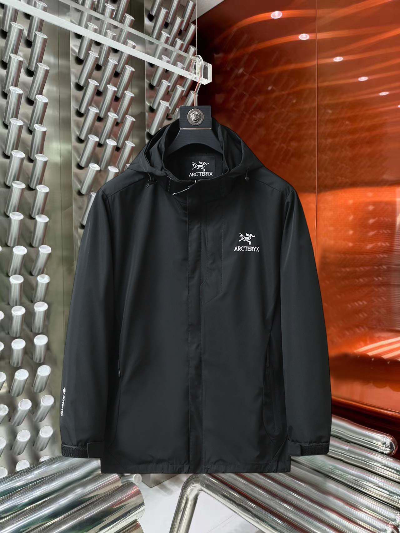 NO:527231,Archaeopteryx 2025 autumn new jacket, the new product on the show is perfect, comfortable and warm when worn on both sides, three-standard full color and attractive, and the very outstanding design easily advances the sense of fashion, the workmanship is extremely exquisite and rigorous, and the wiring is neat and meticulous!  A masterpiece of a big-name designer!  The upper body doesn't look bloated and super handsome!  Spot code M ~ XXXL,arc'teryx,jackets & coats,jackets & coats,alexander wang19860909始祖鸟 2025秋季新款夹克外套,秀场新品品相非常完美,双面穿舒适保暖,三标齐全色泽饱满诱人,非常出彩的设计,轻松将时髦感进阶,做工极为考究严谨,走线工整细致！大牌设计师巨作！上身不显臃肿、超级帅气！现货码数M ～ XXXL,arc'teryx,jackets & coats,jackets & coats,alexander wang,Men's clothing