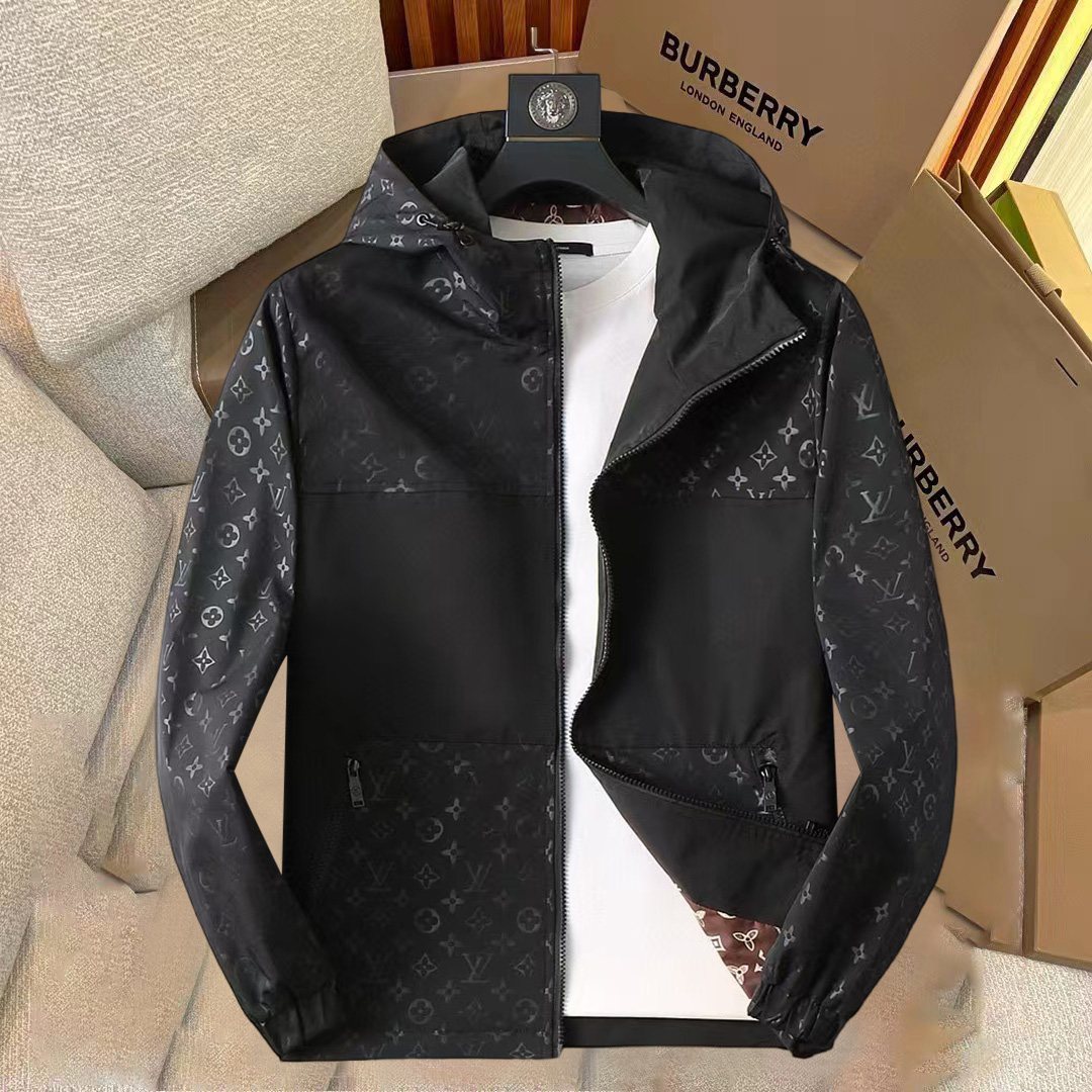 NO:520677,Lv 2025 spring new jacket jacket, the new product on the show is perfect, comfortable and warm when worn on both sides, three-standard full color and attractive, and the very outstanding design easily advances the sense of fashion, the workmanship is extremely exquisite and rigorous, and the wiring is neat and meticulous!  A masterpiece of a big-name designer!  The upper body doesn't look bloated and super handsome!  Spot code M ~ XXXL,,louis vuitton,jackets & coats,jackets & coats,alexander wang19860909Lv 2025春季新款夹克外套,秀场新品品相非常完美,双面穿舒适保暖,三标齐全色泽饱满诱人,非常出彩的设计,轻松将时髦感进阶,做工极为考究严谨,走线工整细致！大牌设计师巨作！上身不显臃肿、超级帅气！现货码数M ～ XXXL,,louis vuitton,jackets & coats,jackets & coats,alexander wang,Men's clothing