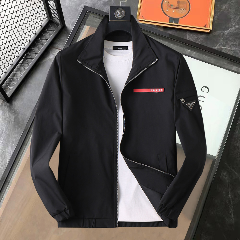 NO:733480,Same style as Prada official website, sold simultaneously!  2026 spring new men's jacket, high-end version with original order and three standards!  Custom-made fabrics at the counter are highly breathable and comfortable, with impeccable details and brand element design concepts, reflecting high quality. It feels delicate and soft!  It presents a casual cut and the upper body shape is awesome!  Size M～3XL Maximum weight, please state your height and weight when placing an order.,,prada,jackets & coats,jackets & coats,19860909普拉达 官网同款,同步发售！2026春季新款男士夹克外套,原单三标齐全高端版本！专柜定制面料 透气舒适度高,细节无可挑剔,品牌元素设计理念,体现高品质.手感细腻柔软！呈现休闲裁剪,上身版型超赞！码数M～3XL最大穿斤,下单报身高体重.,,prada,jackets & coats,jackets & coats,,Men's clothing