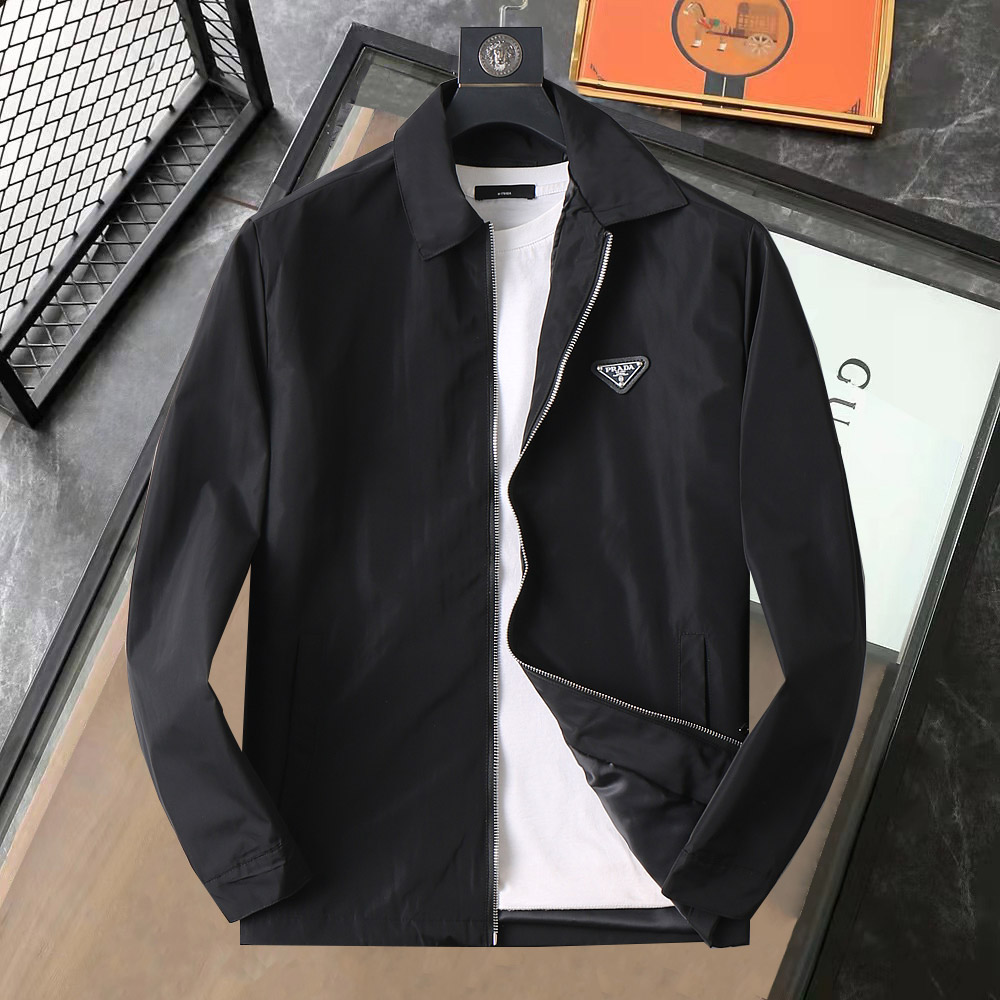 NO:733484,Same style as Prada official website, sold simultaneously!  2026 spring new men's jacket, high-end version with original order and three standards!  Custom-made fabrics at the counter are highly breathable and comfortable, with impeccable details and brand element design concepts, reflecting high quality. It feels delicate and soft!  It presents a casual cut and the upper body shape is awesome!  Sizes M～3XL can be worn up to 200 pounds, please state your height and weight when placing an order.,,prada,jackets & coats,jackets & coats,19860909普拉达 官网同款,同步发售！2026春季新款男士夹克外套,原单三标齐全高端版本！专柜定制面料 透气舒适度高,细节无可挑剔,品牌元素设计理念,体现高品质.手感细腻柔软！呈现休闲裁剪,上身版型超赞！码数M～3XL最大穿200斤,下单报身高体重.,,prada,jackets & coats,jackets & coats,,Men's clothing