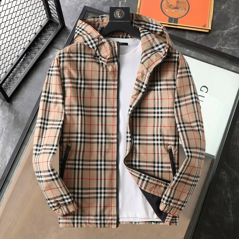 NO:609975,The same style is available on Burberry’s official website, and will be released simultaneously!  2025 new autumn men's jackets, high-end version with complete three-standard original order!  Custom-made fabrics at the counter are highly breathable and comfortable, with impeccable details and brand element design concepts, reflecting high quality. It feels delicate and soft!  It presents a casual cut and the upper body shape is awesome!  Sizes M～3XL can be worn up to 200 pounds. Please state your height and weight when placing an order.,,burberry,jackets & coats,jackets & coats,alexander wang19860909巴宝莉官网同款,同步发售！2025秋季新款男士夹克外套,原单三标齐全高端版本！专柜定制面料 透气舒适度高,细节无可挑剔,品牌元素设计理念,体现高品质.手感细腻柔软！呈现休闲裁剪,上身版型超赞！码数M～3XL最大穿200斤,下单报身高体重.,,burberry,jackets & coats,jackets & coats,alexander wang,Men's clothing
