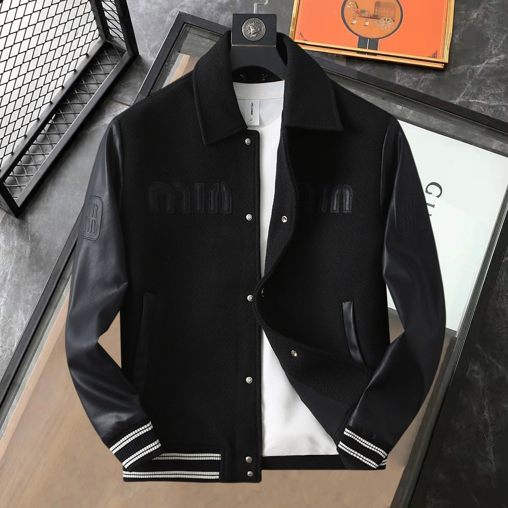 NO:610062,The same style as the official website of miumiu, will be released simultaneously!  2025 new autumn men's jackets, high-end version with complete three-standard original order!  Custom-made fabrics at the counter are highly breathable and comfortable, with impeccable details and brand element design concepts, reflecting high quality. It feels delicate and soft!  It presents a casual cut and the upper body shape is awesome!  Sizes M～3XL can be worn up to 200 pounds. Please state your height and weight when placing an order.,,miumiu,jackets & coats,jackets & coats,alexander wang19860909miumiu 缪缪 官网同款,同步发售！2025秋季新款男士夹克外套,原单三标齐全高端版本！专柜定制面料 透气舒适度高,细节无可挑剔,品牌元素设计理念,体现高品质.手感细腻柔软！呈现休闲裁剪,上身版型超赞！码数M～3XL最大穿200斤,下单报身高体重.,,miumiu,jackets & coats,jackets & coats,alexander wang,Men's clothing