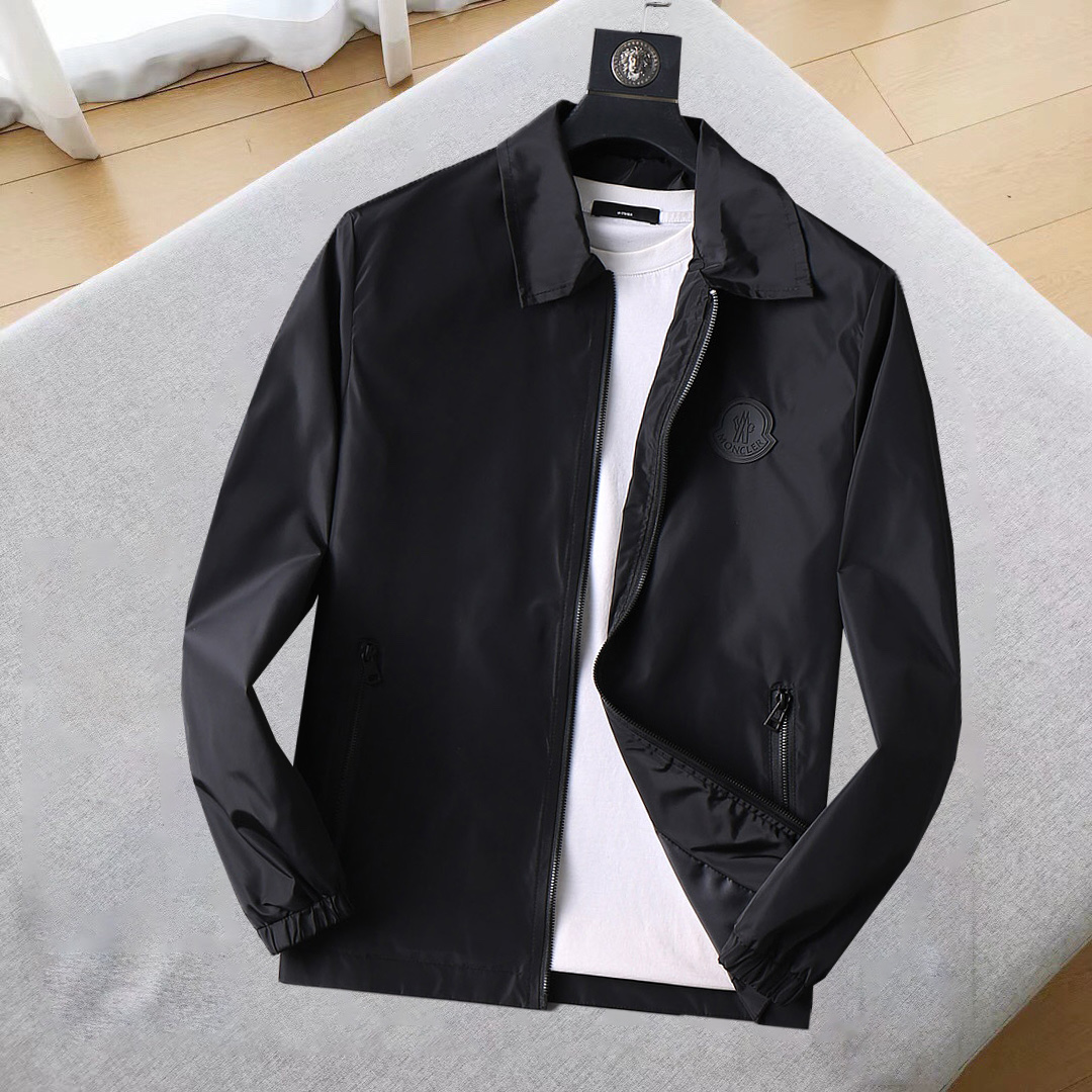 NO:685195,Mengkou 2025 new autumn jacket, the new product on the show is in perfect condition, the memory fabric is comfortable and warm, and the three labels are complete, the color is full and attractive, the very outstanding design can easily enhance the fashion sense, the workmanship is extremely sophisticated and rigorous, and the wiring is neat and meticulous!  A masterpiece from a famous designer!  The upper body does not look bloated and is super handsome!  Available sizes are from M to XXXL, and the maximum size is around 50 pounds. Please state your height and weight when placing an order!  ,,Moncler,jackets & coats,jackets & coats,19860909蒙口 2025秋季新款夹克外套,秀场新品品相非常完美,记忆面料舒适保暖,三标齐全色泽饱满诱人,非常出彩的设计,轻松将时髦感进阶,做工极为考究严谨,走线工整细致！大牌设计师巨作！上身不显臃肿、超级帅气！现货码数M ～ XXXL最大穿斤左右,下单报身高体重！,,Moncler,jackets & coats,jackets & coats,,Men's clothing