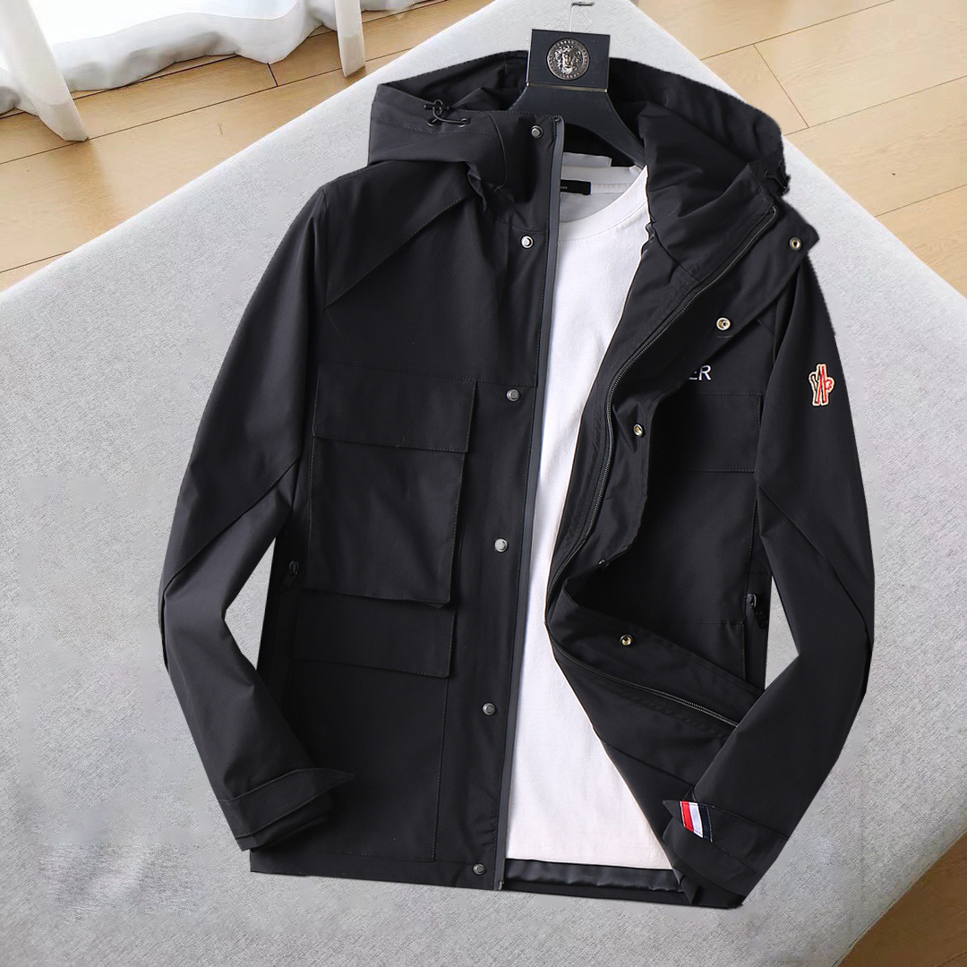 NO:685201,Mengkou 2025 new autumn jacket, the new product on the show is in perfect condition, the memory fabric is comfortable and warm, and the three labels are complete, the color is full and attractive, the very outstanding design can easily enhance the fashion sense, the workmanship is extremely sophisticated and rigorous, and the wiring is neat and meticulous!  A masterpiece from a famous designer!  The upper body does not look bloated and is super handsome!  The current sizes are M ~  ,,Moncler,jackets & coats,jackets & coats,19860909蒙口 2025秋季新款夹克外套,秀场新品品相非常完美,记忆面料舒适保暖,三标齐全色泽饱满诱人,非常出彩的设计,轻松将时髦感进阶,做工极为考究严谨,走线工整细致！大牌设计师巨作！上身不显臃肿、超级帅气！现货码数M ～ XXXL最大穿200斤左右,下单报身高体重！,,Moncler,jackets & coats,jackets & coats,,Men's clothing