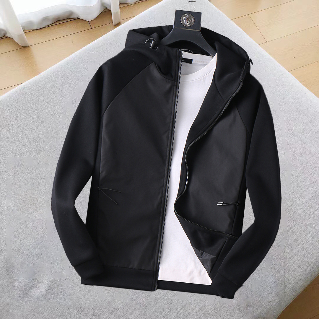 NO:685209,Mengkou's 2025 new autumn jacket, the new product on the show is in perfect condition, the memory fabric is comfortable and warm, the three labels are complete, the color is full and attractive, the very outstanding design can easily enhance the fashion sense, the workmanship is extremely sophisticated and rigorous, and the wiring is neat and meticulous!  A masterpiece from a famous designer!  The upper body does not look bloated and is super handsome!  Available sizes are from M to XXXL, and the maximum size is around 50 pounds. Please state your height and weight when placing an order!  ,,Moncler,jackets & coats,jackets & coats,19860909蒙口2025秋季新款夹克外套,秀场新品品相非常完美,记忆面料舒适保暖,三标齐全色泽饱满诱人,非常出彩的设计,轻松将时髦感进阶,做工极为考究严谨,走线工整细致！大牌设计师巨作！上身不显臃肿、超级帅气！现货码数M ～ XXXL最大穿斤左右,下单报身高体重！,,Moncler,jackets & coats,jackets & coats,,Men's clothing