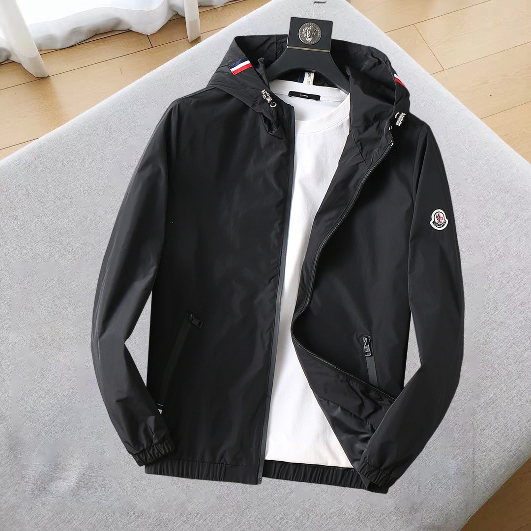 NO:685179,Mengkou 2025 new autumn jacket, the new product on the show is in perfect condition, the memory fabric is comfortable and warm, and the three labels are complete, the color is full and attractive, the very outstanding design can easily enhance the fashion sense, the workmanship is extremely sophisticated and rigorous, and the wiring is neat and meticulous!  A masterpiece from a famous designer!  The upper body does not look bloated and is super handsome!  The current sizes are M ~  ,,Moncler,jackets & coats,jackets & coats,19860909蒙口 2025秋季新款夹克外套,秀场新品品相非常完美,记忆面料舒适保暖,三标齐全色泽饱满诱人,非常出彩的设计,轻松将时髦感进阶,做工极为考究严谨,走线工整细致！大牌设计师巨作！上身不显臃肿、超级帅气！现货码数M ～ XXXL最大穿200斤左右,下单报身高体重！,,Moncler,jackets & coats,jackets & coats,,Men's clothing